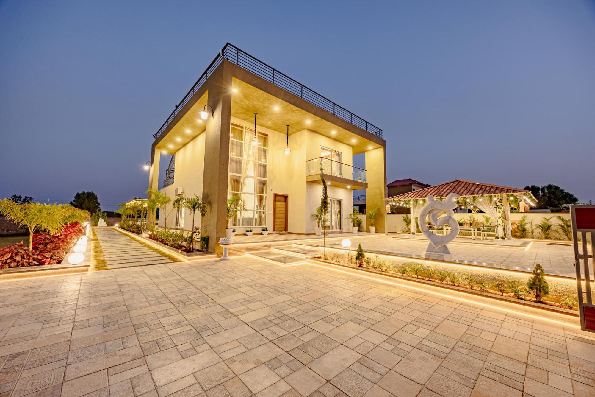 Villa Elivaas Heaven In Hills Mountara 3 Bhk With Lounge & Pvt Pool