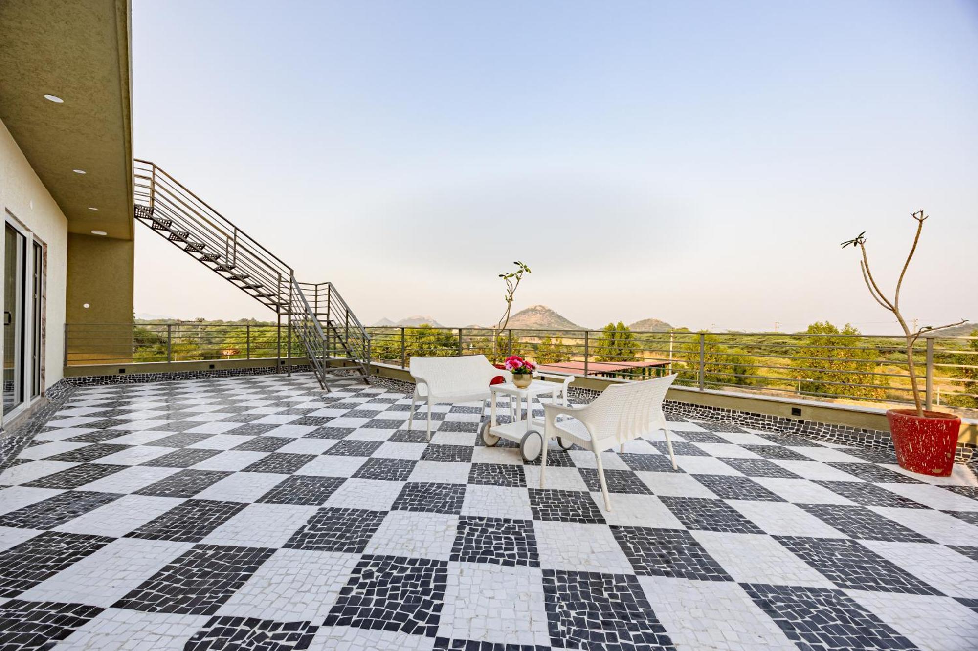 Elivaas Heaven In Hills Mountara 3 Bhk With Lounge & Pvt Pool