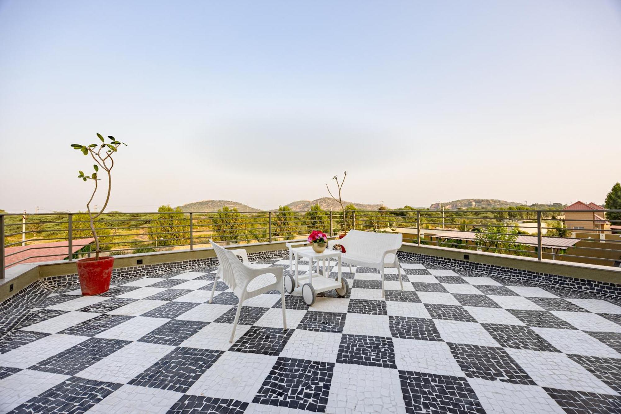 Elivaas Heaven In Hills Mountara 3 Bhk With Lounge & Pvt Pool Villa Udaipur