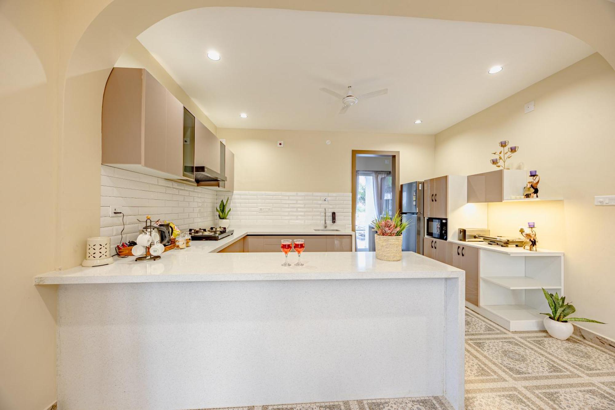 Elivaas Heaven In Hills Mountara 3 Bhk With Lounge & Pvt Pool *