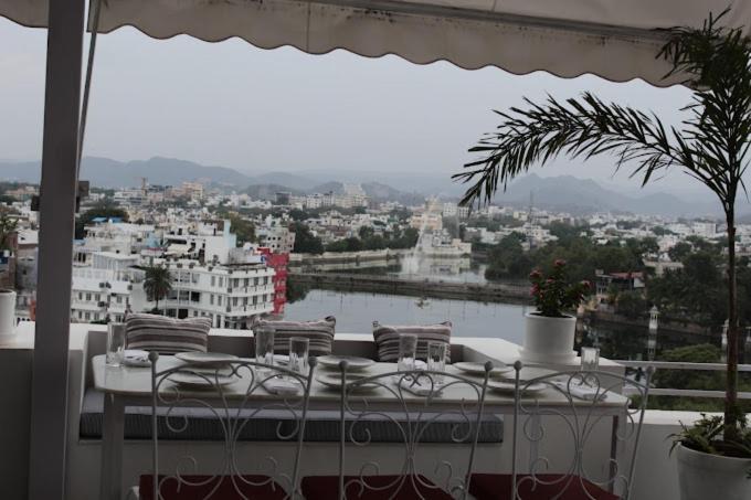 Grandrosse Boutique - Pichola Facing