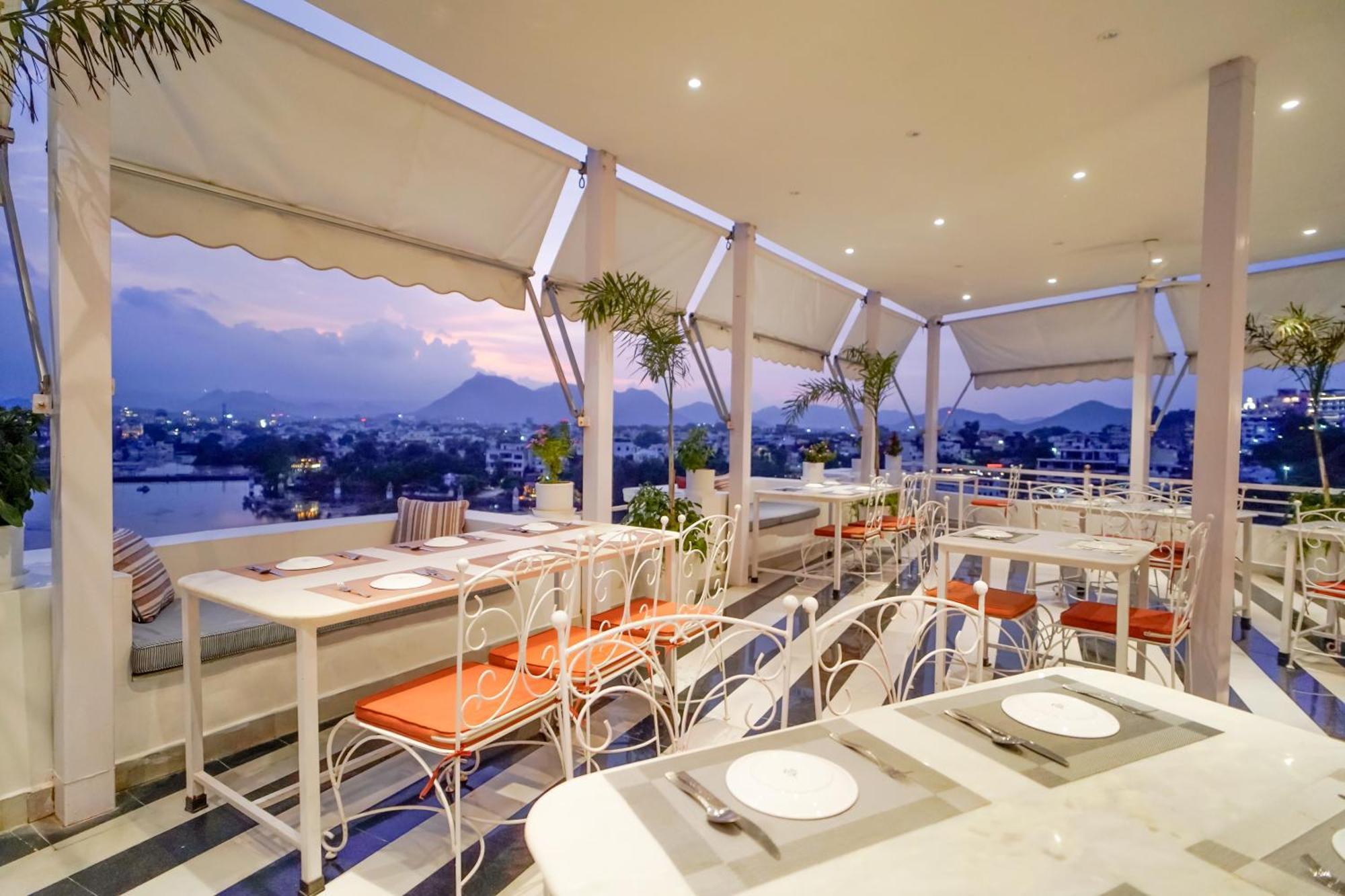 Grandrosse Boutique - Pichola Facing Udaipur
