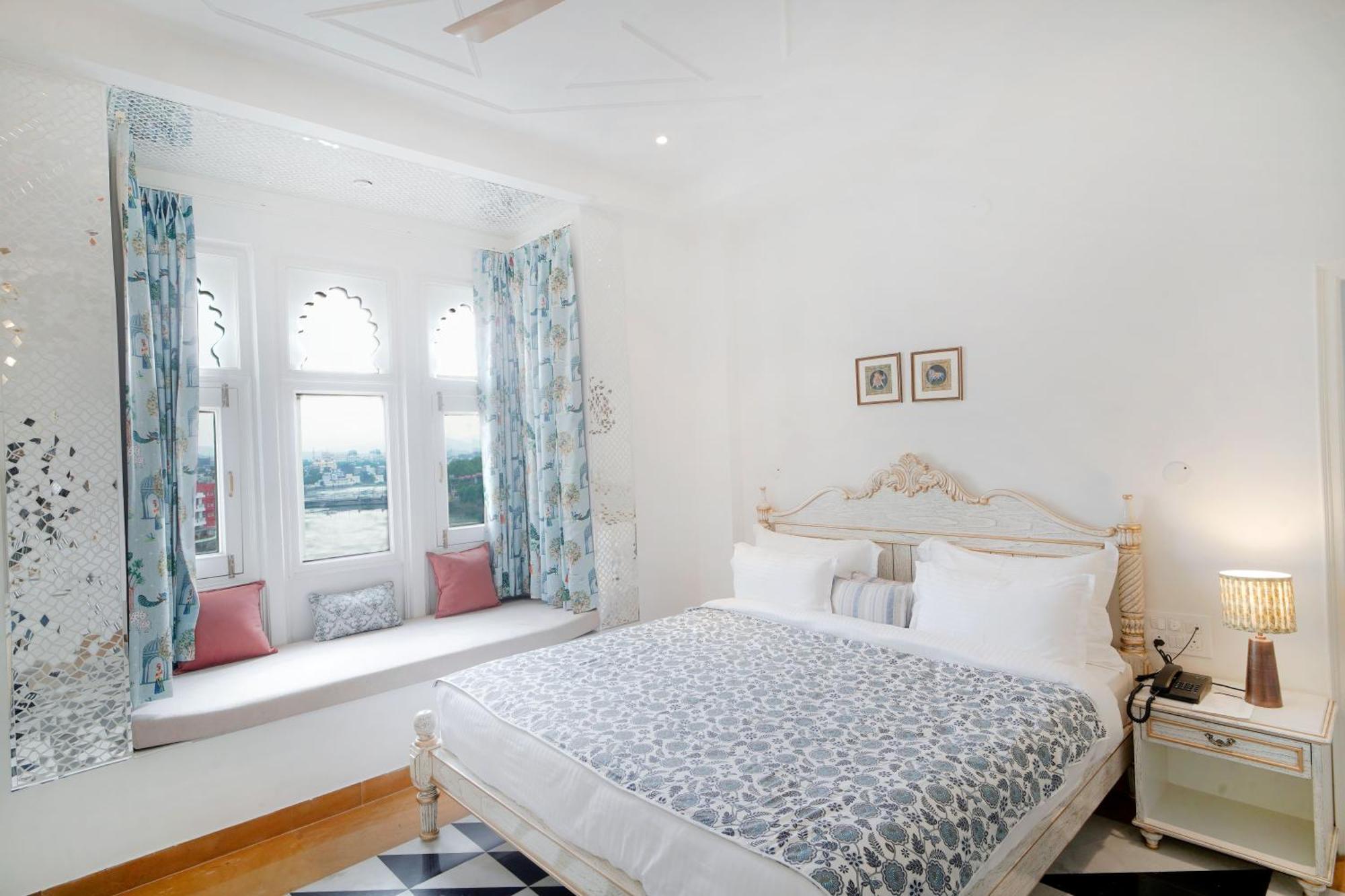 Grandrosse Boutique - Pichola Facing 3* Udaipur