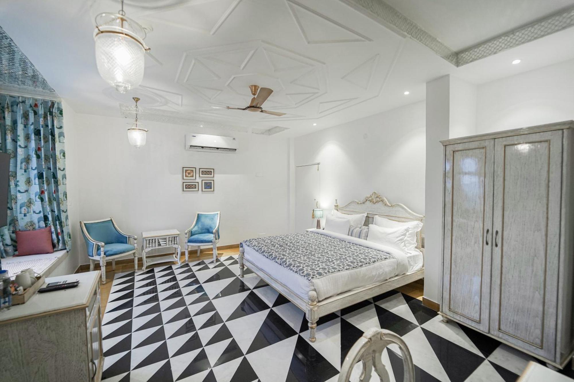 Grandrosse Boutique - Pichola Facing 3* Udaipur