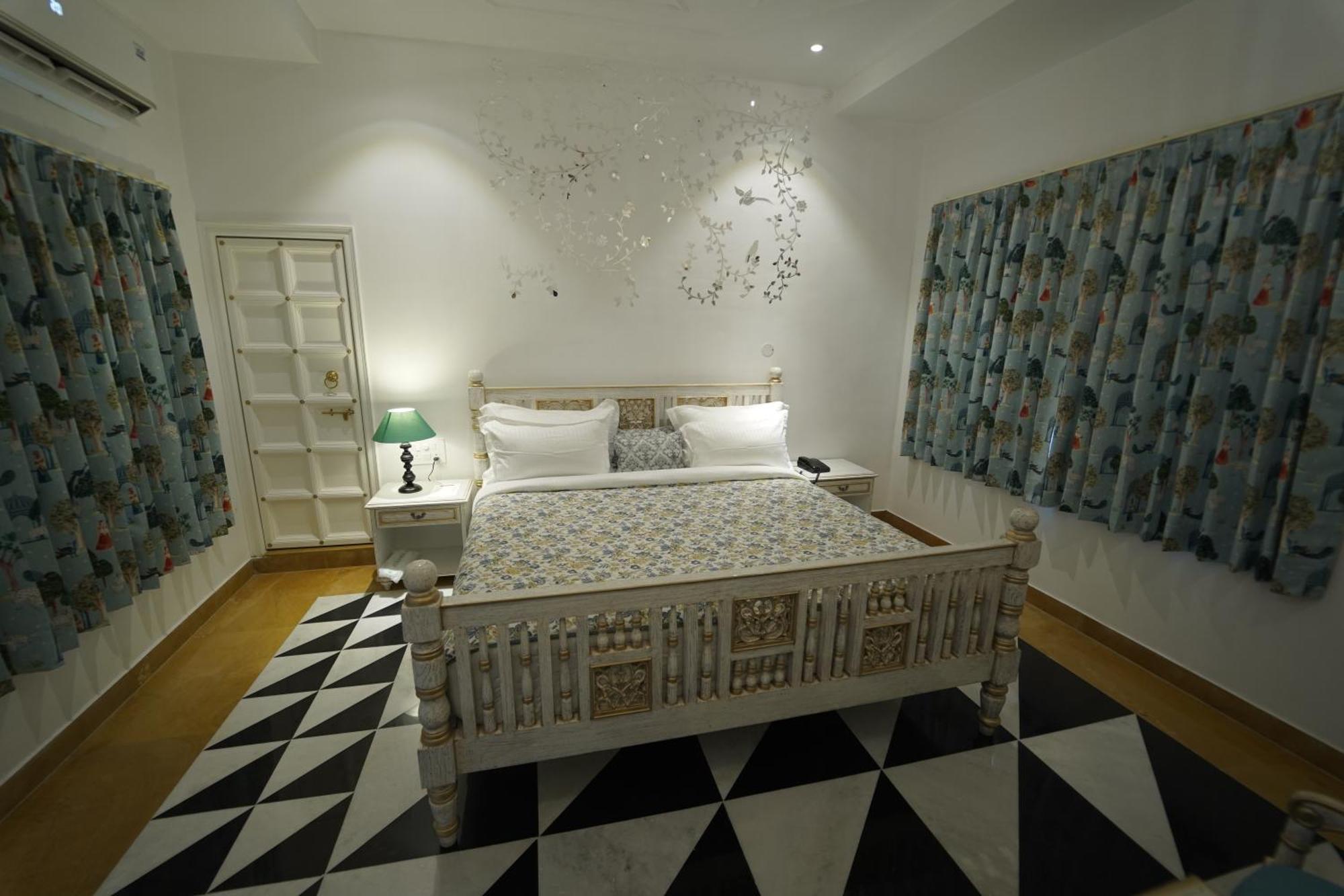 Hotel Grandrosse Boutique - Pichola Facing Udaipur