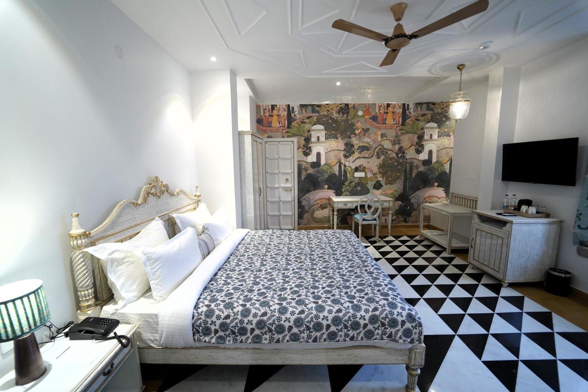 Grandrosse Boutique - Pichola Facing Hotel