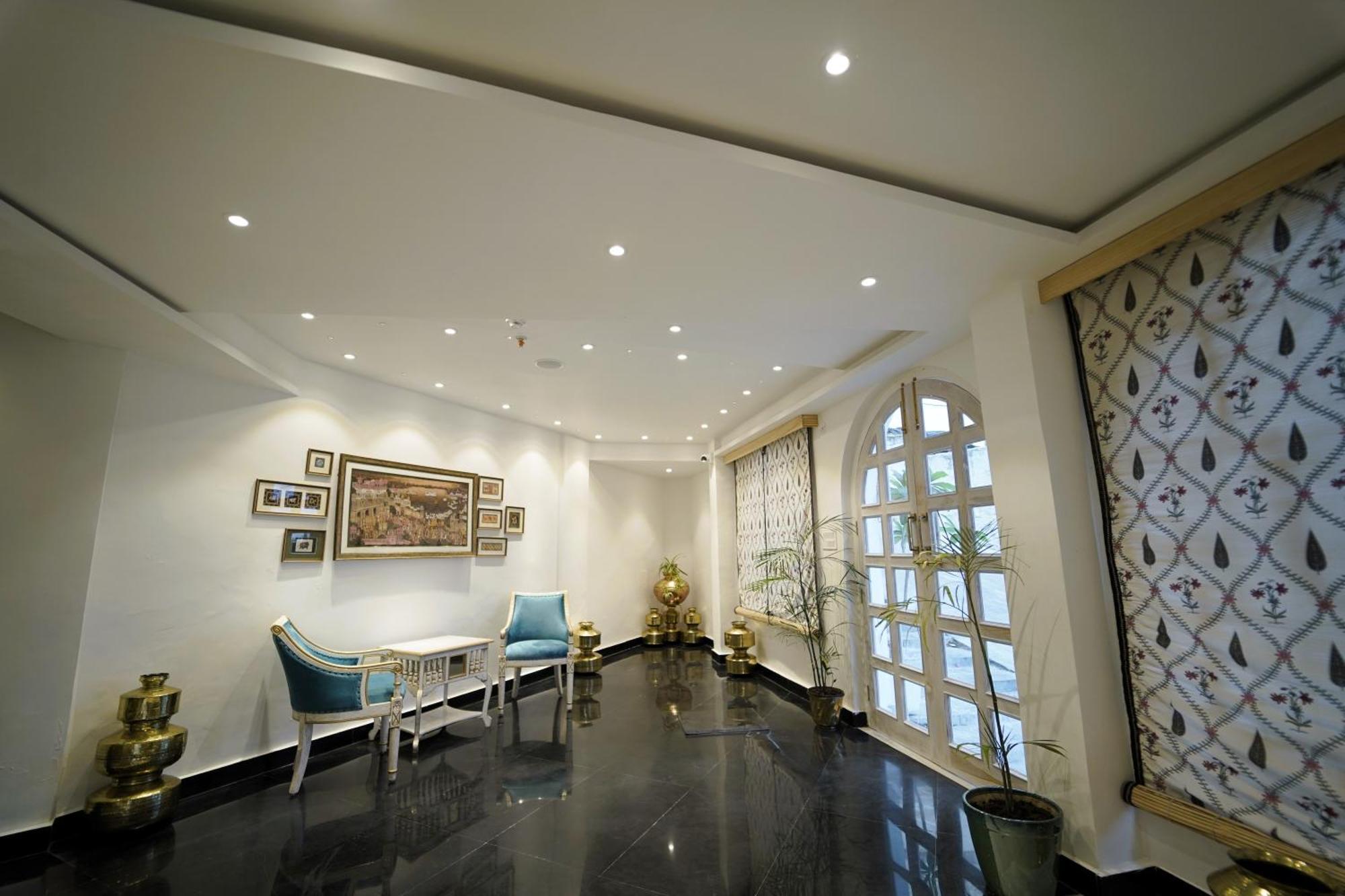 Grandrosse Boutique - Pichola Facing Udaipur