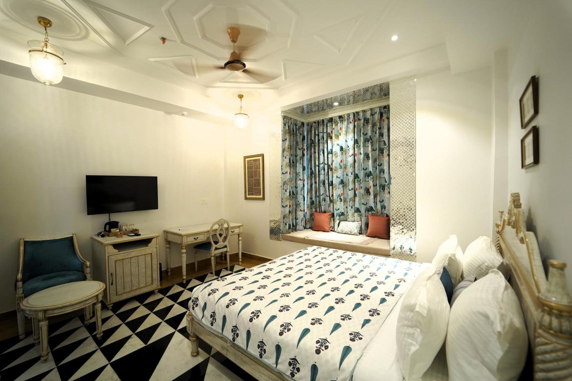 Grandrosse Boutique - Pichola Facing 3* Udaipur