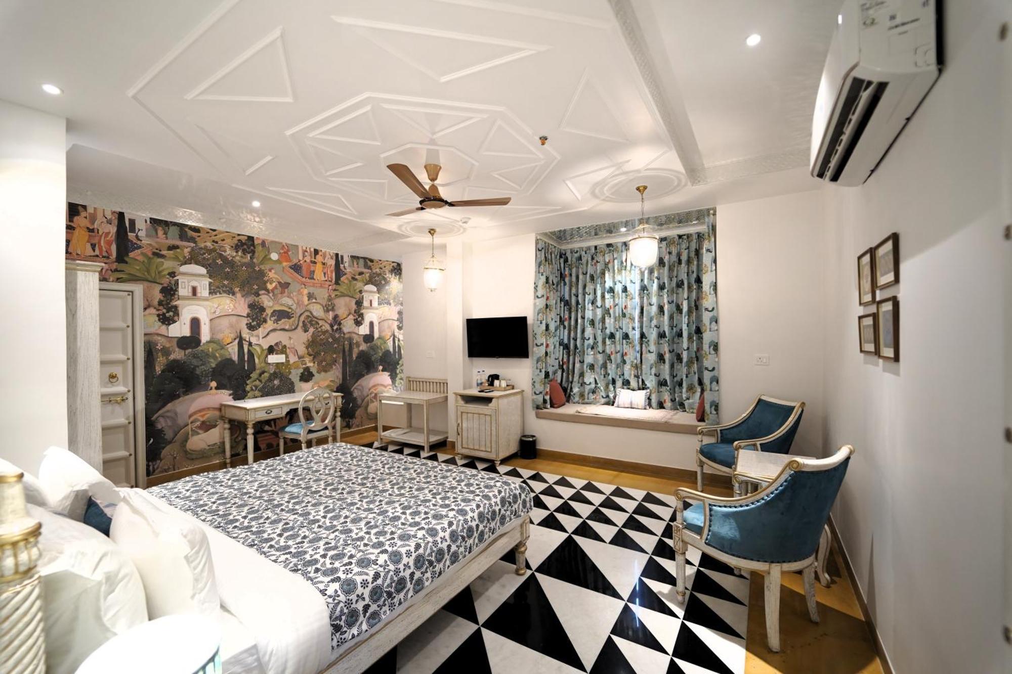 Grandrosse Boutique - Pichola Facing Udaipur