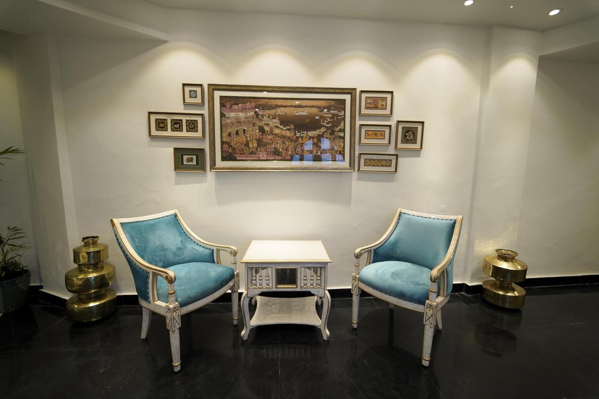 Grandrosse Boutique - Pichola Facing 3*