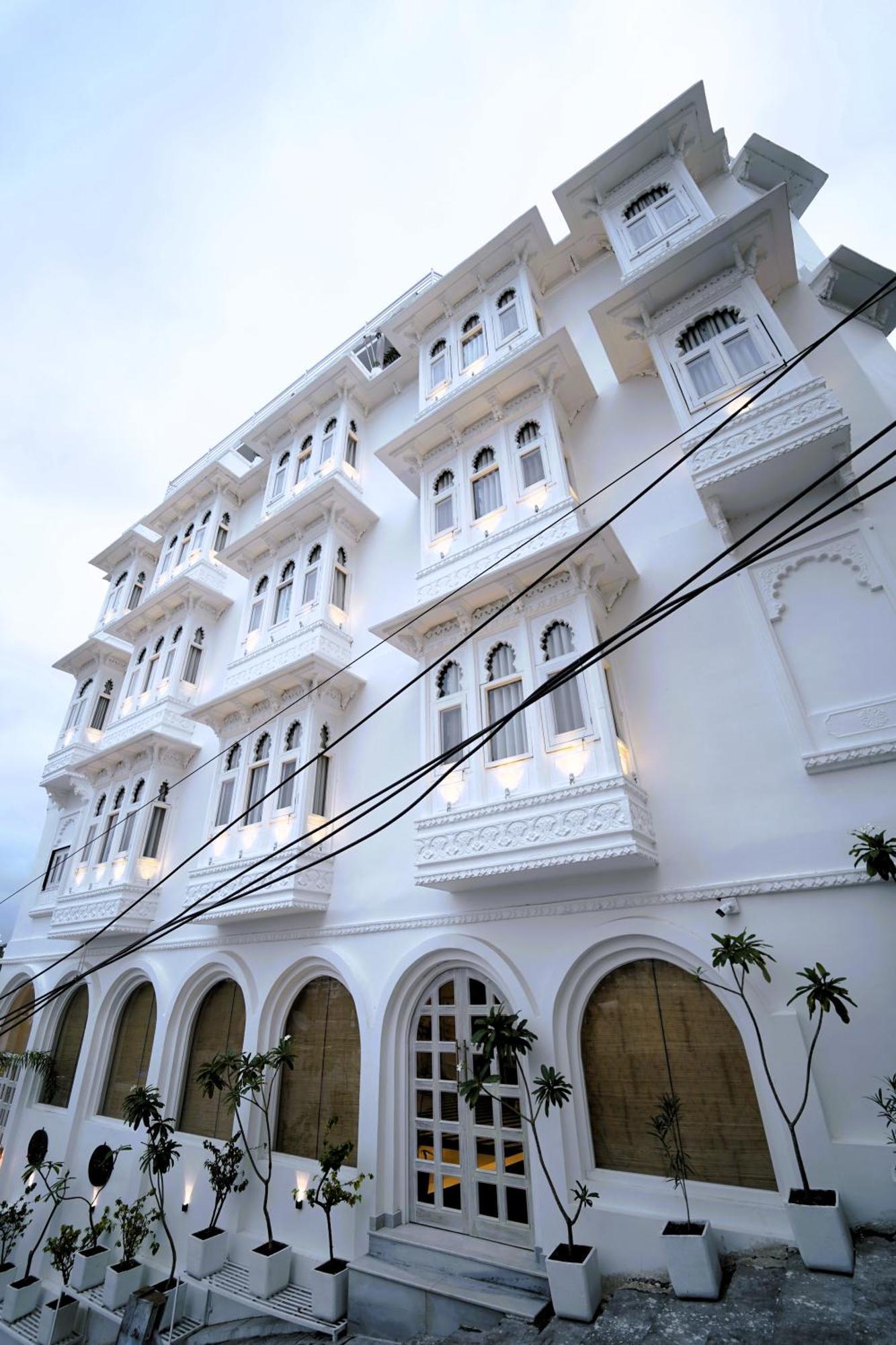 Grandrosse Boutique - Pichola Facing 3* Udaipur