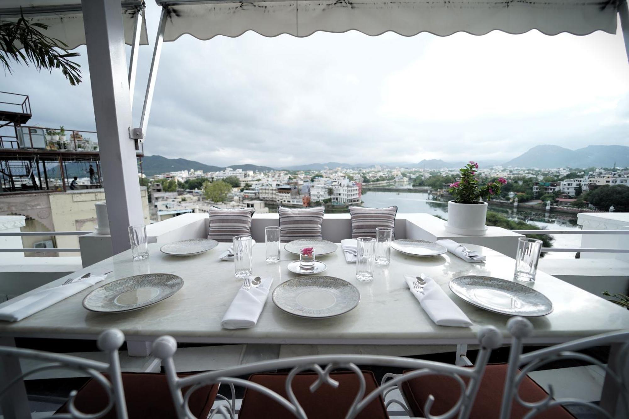 Grandrosse Boutique - Pichola Facing Hotel