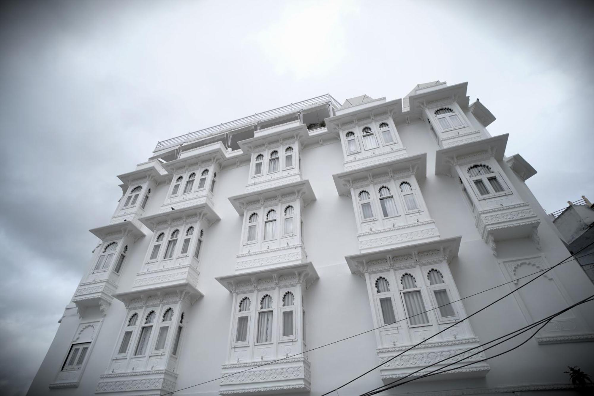 Grandrosse Boutique - Pichola Facing 3* Udaipur