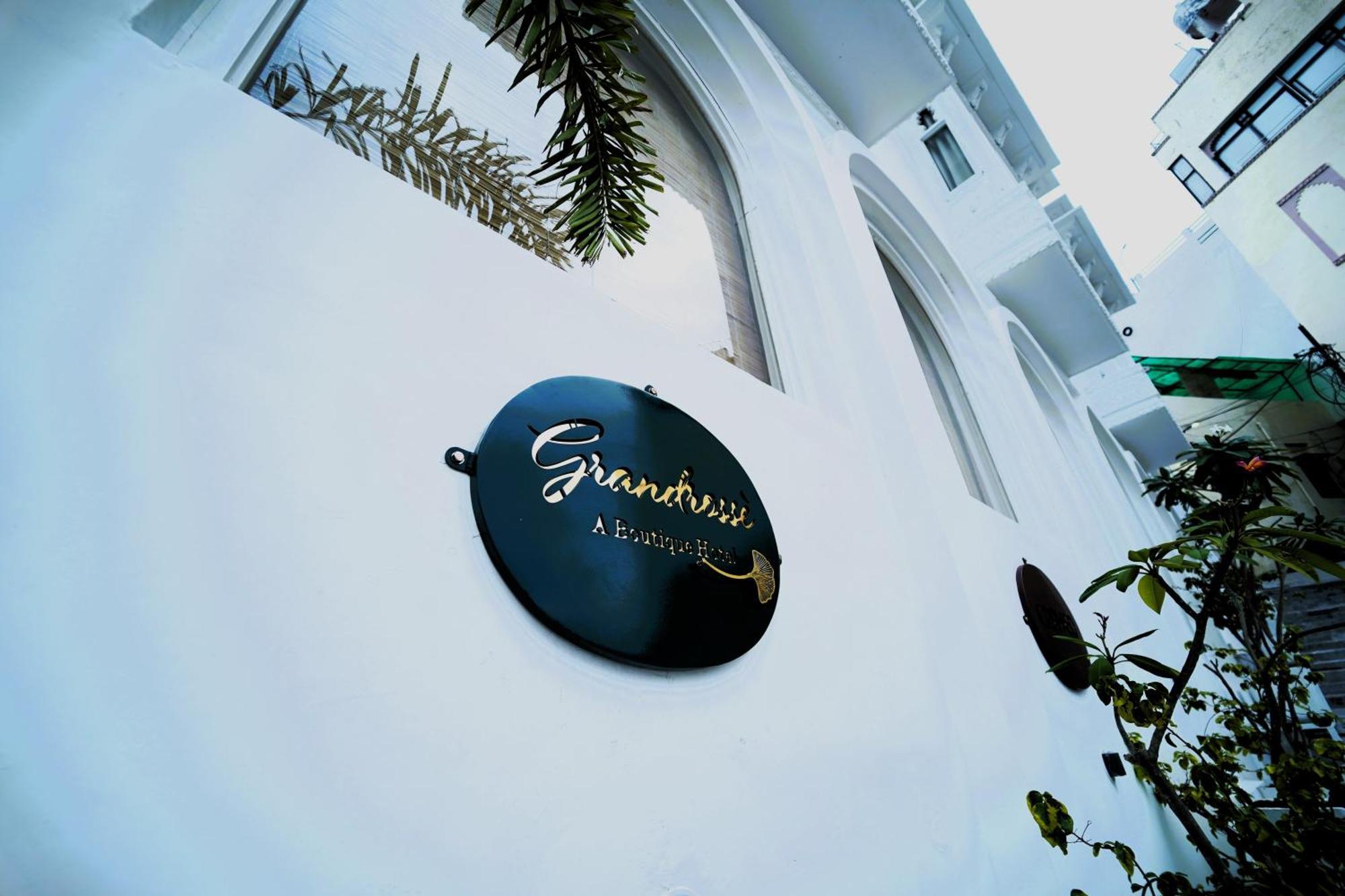Hotel Grandrosse Boutique - Pichola Facing