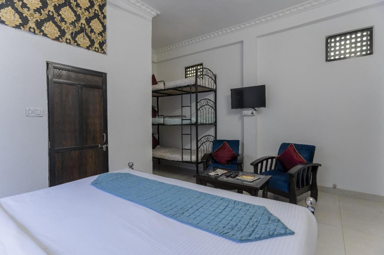 Hotel Emperor Palace A Heritage 3*