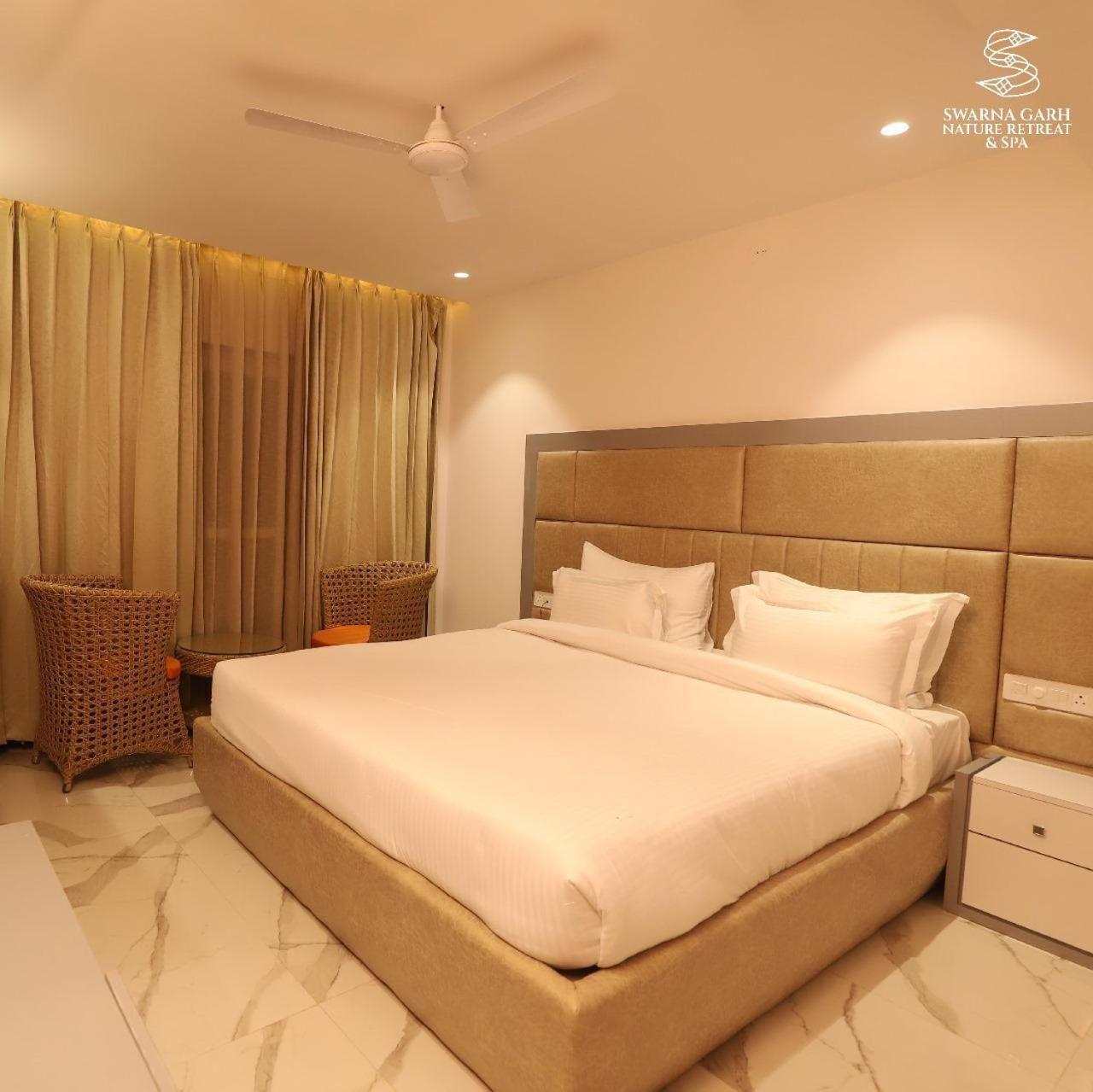 Resort Swarnagarh Nature Retreat & 4*