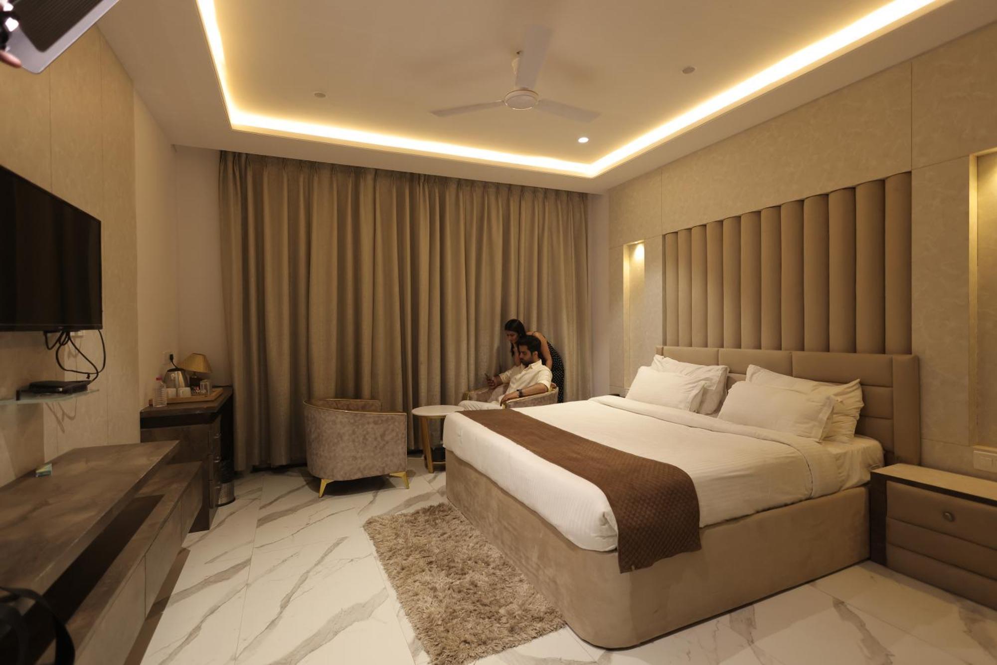 Swarnagarh Nature Retreat & 4*