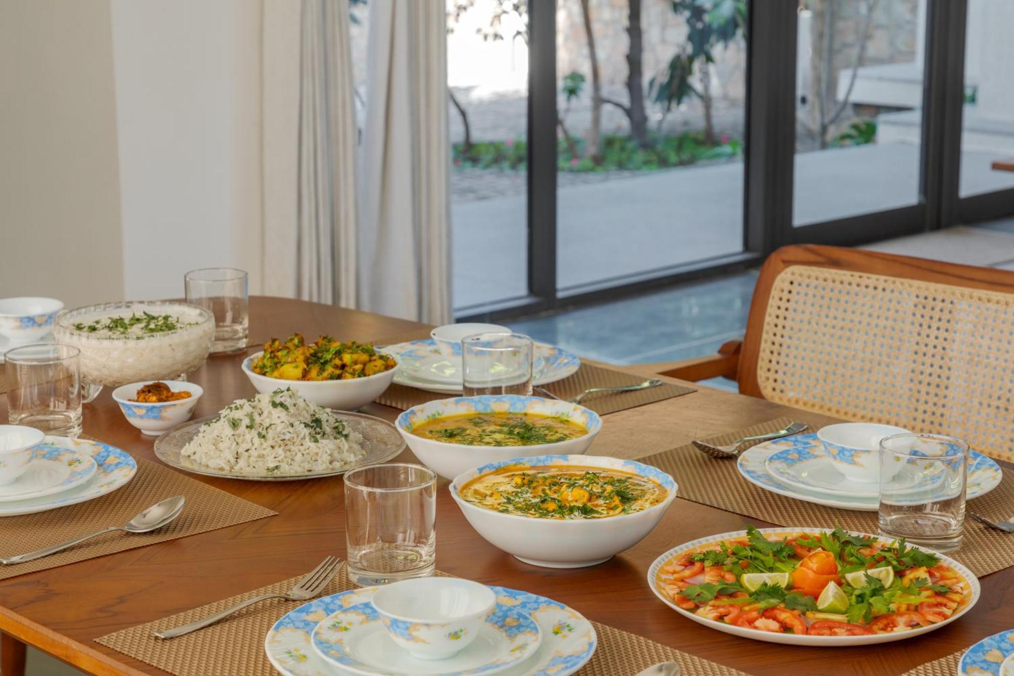 Saffronstays Camelot By The - 3 Bedroom With View, Games Area And Access Udaipur