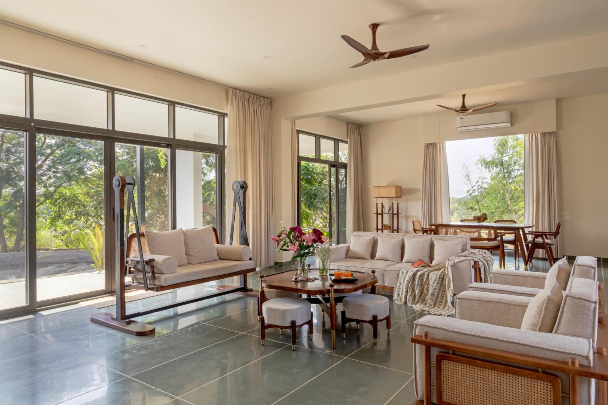 Saffronstays Camelot By The - 3 Bedroom With View, Games Area And Access * Udaipur
