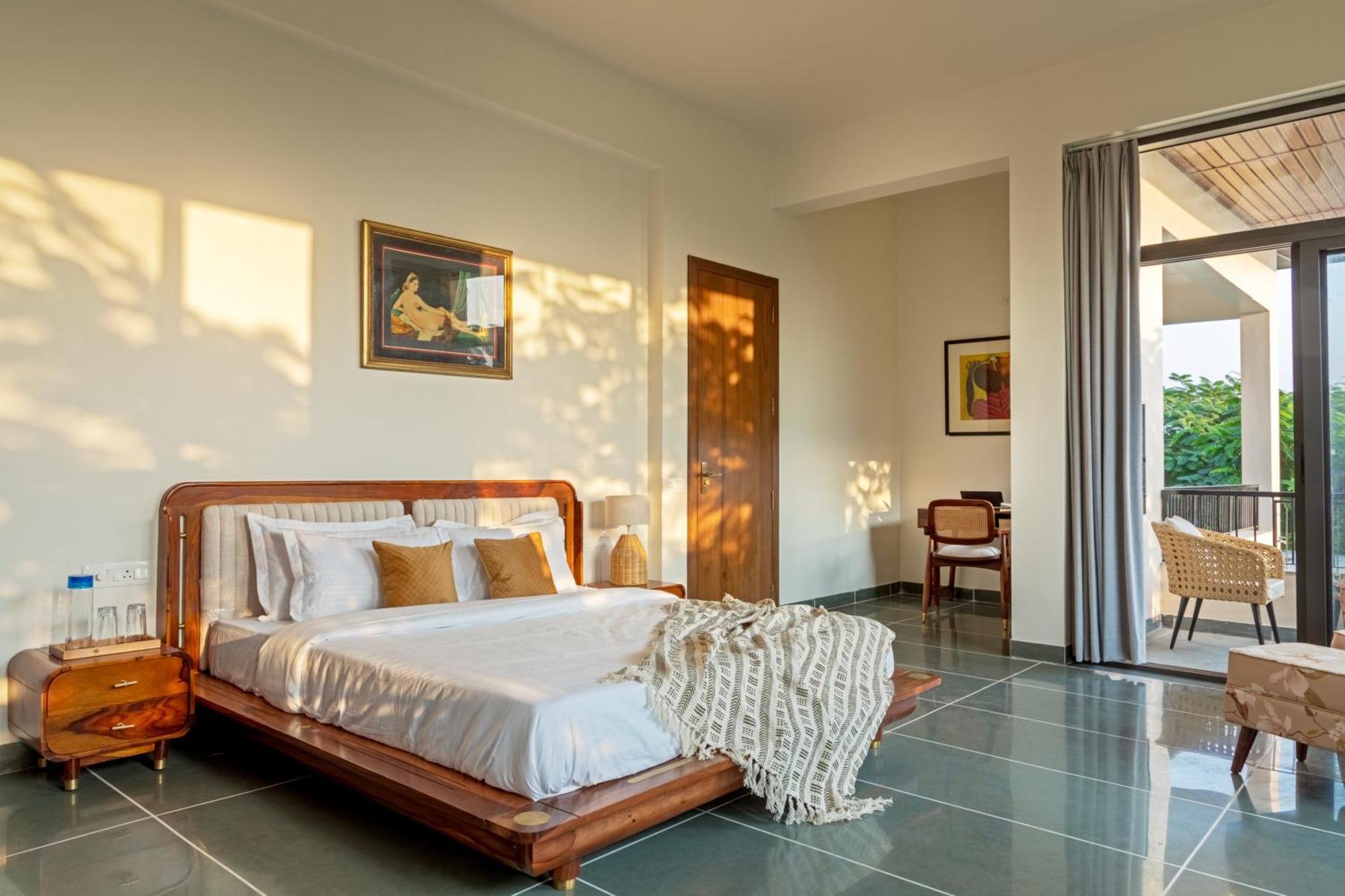 Saffronstays Camelot By The - 3 Bedroom With View, Games Area And Access Udaipur