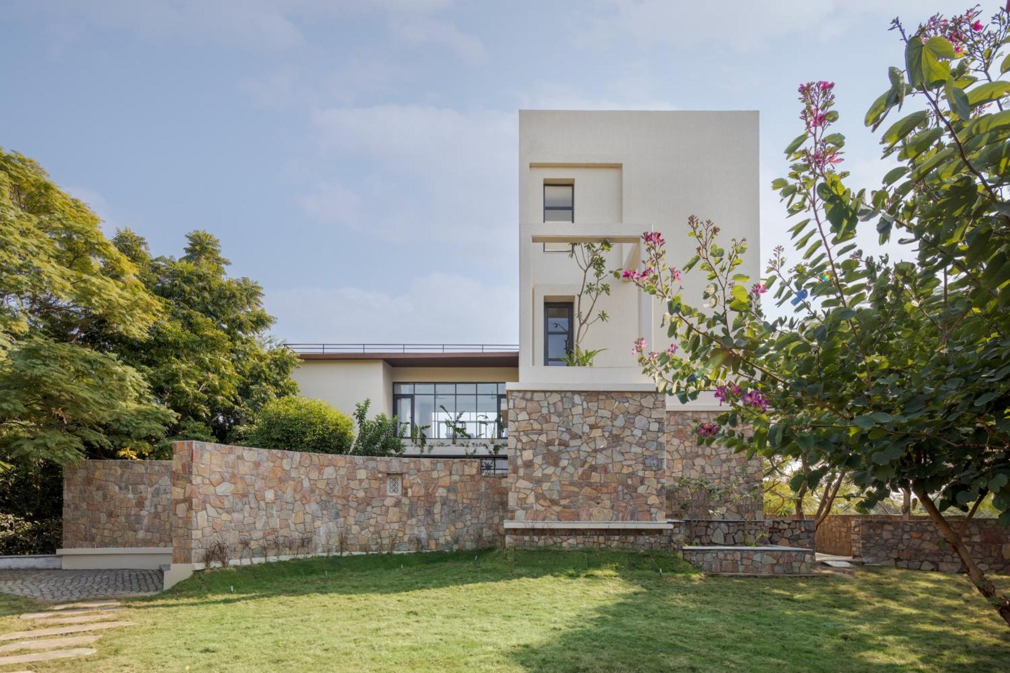 Villa Saffronstays Camelot By The - 3 Bedroom With View, Games Area And Access