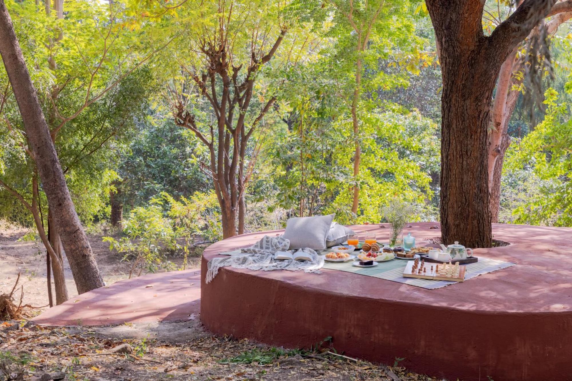 Saffronstays Camelot By The - 3 Bedroom With View, Games Area And Access *