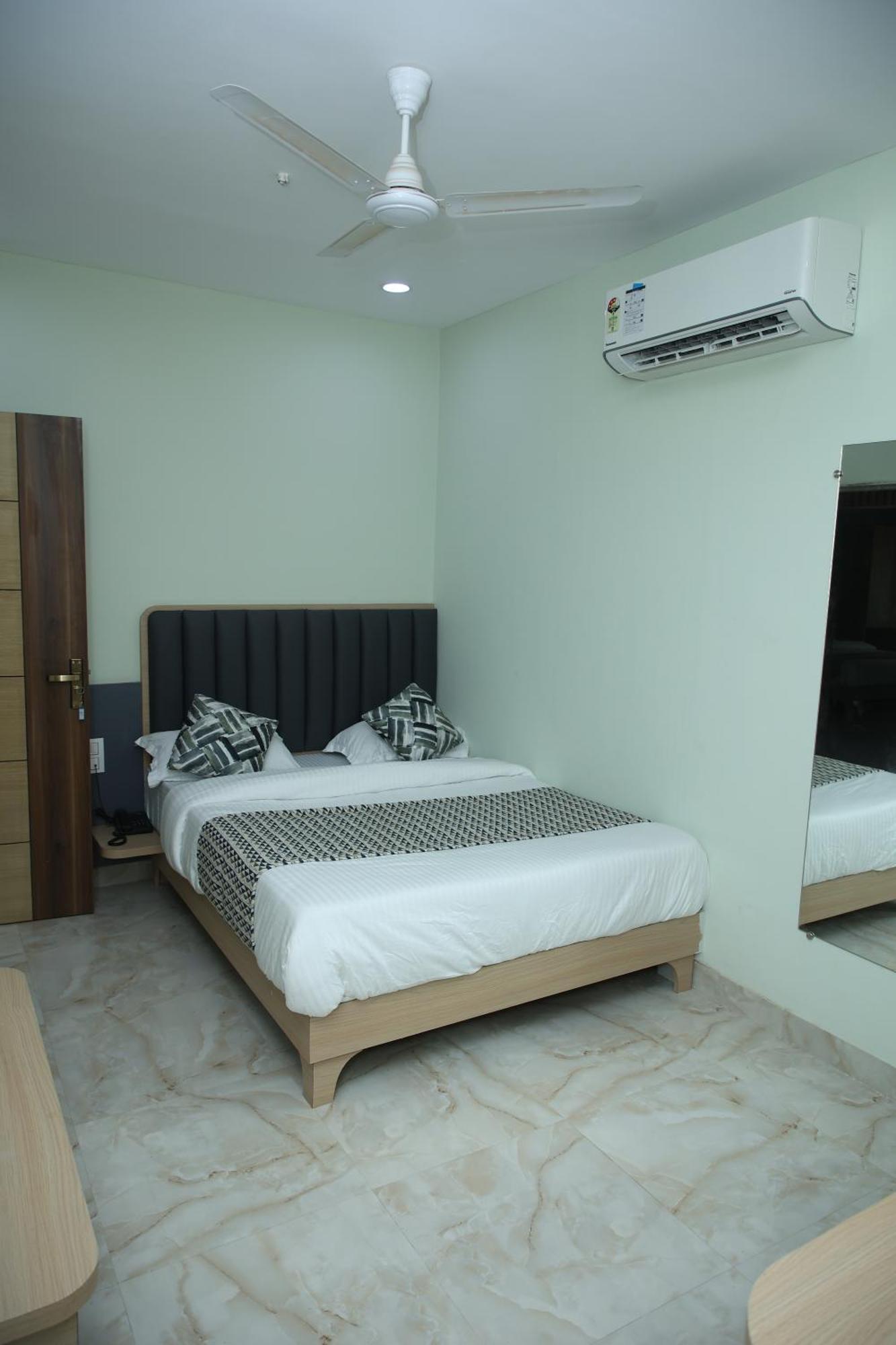 Rangoli Shree Khodiyar Kathiyawadi Dhaba Hotel 5*