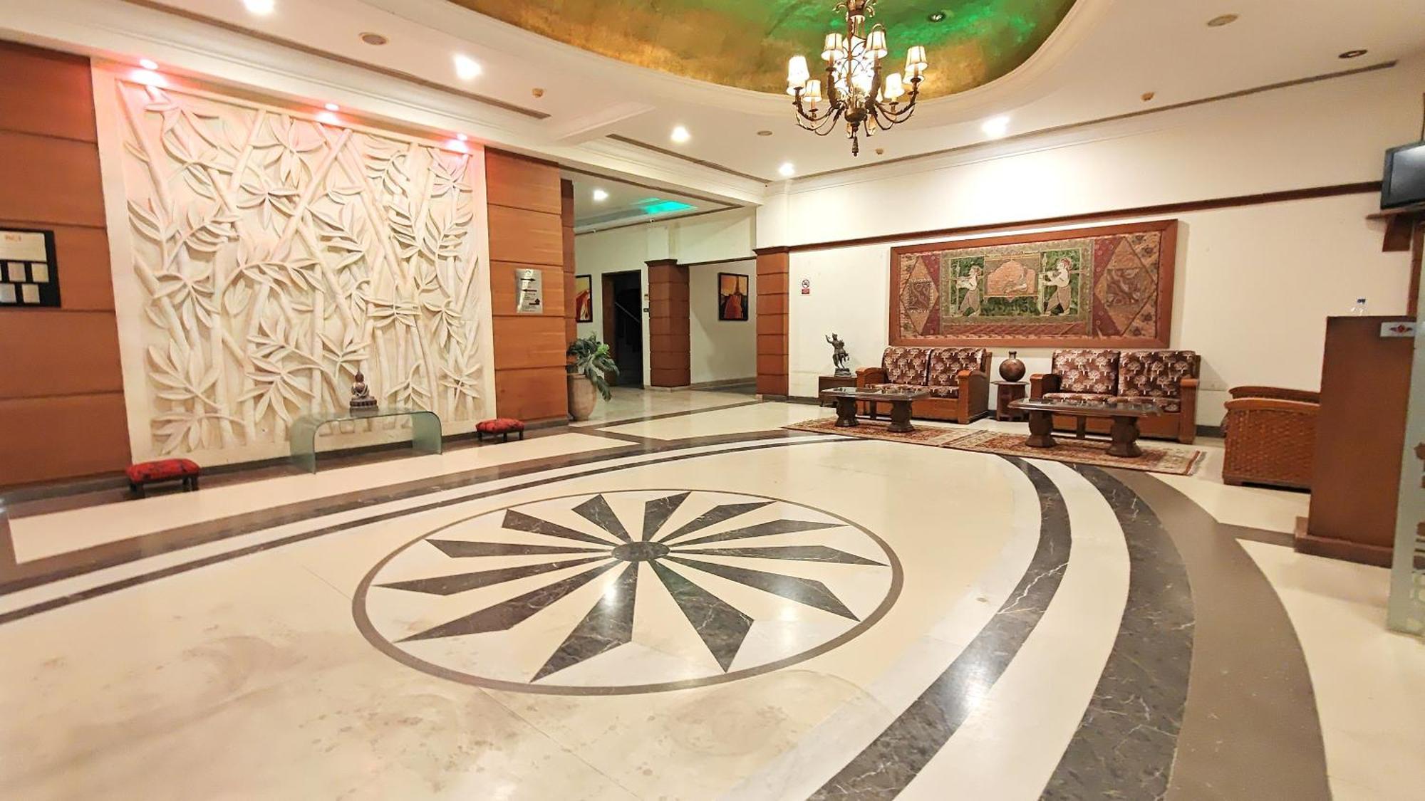 Hotel The Sky Imperial, 4*