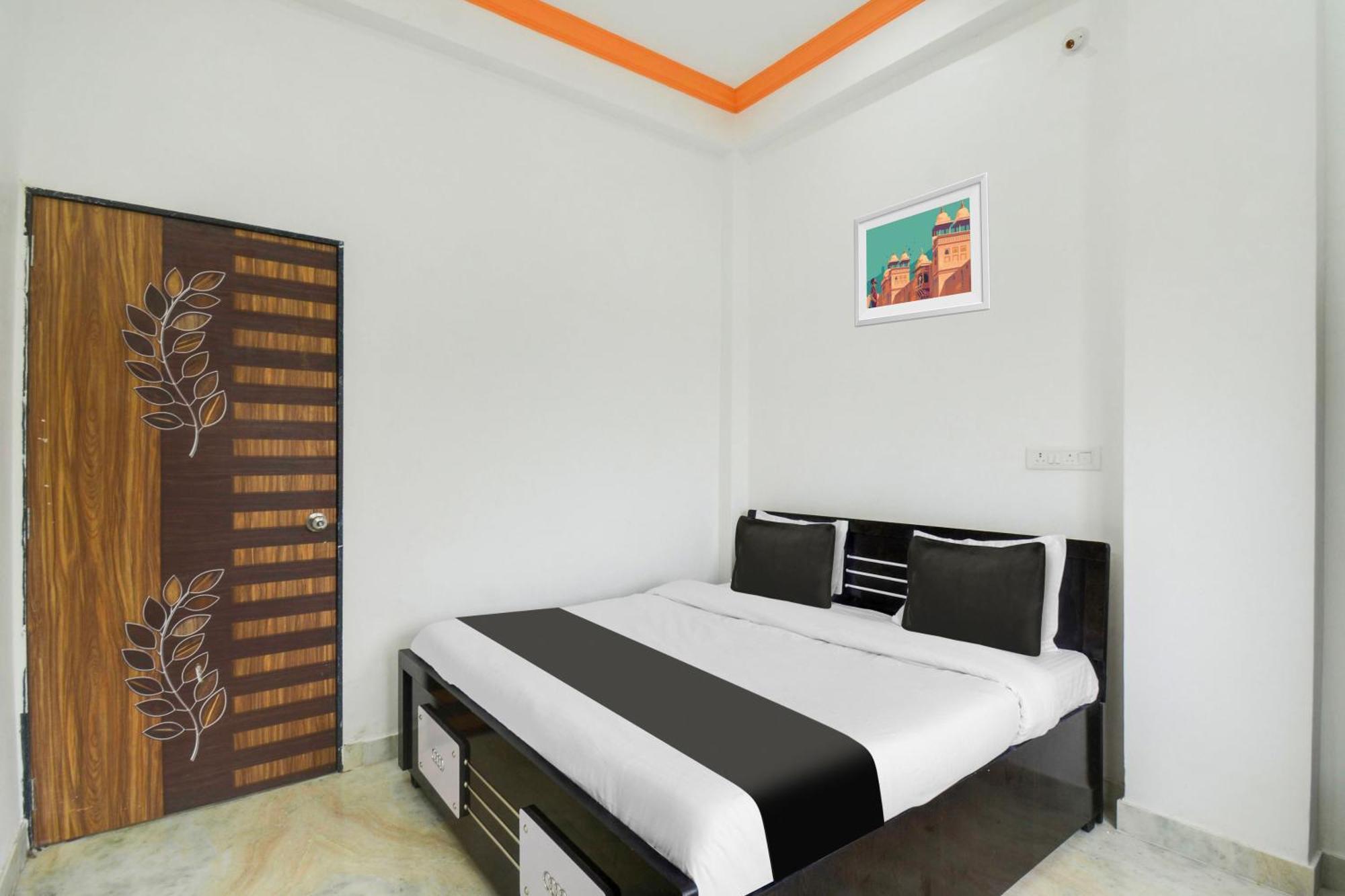 O Chandra Hotel *