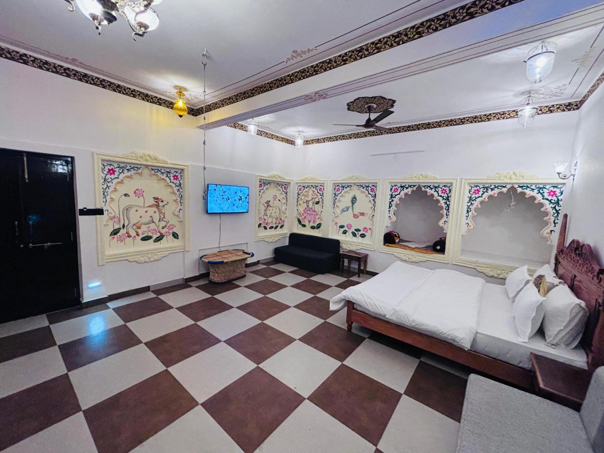 Hotel Ushaan Haveli *