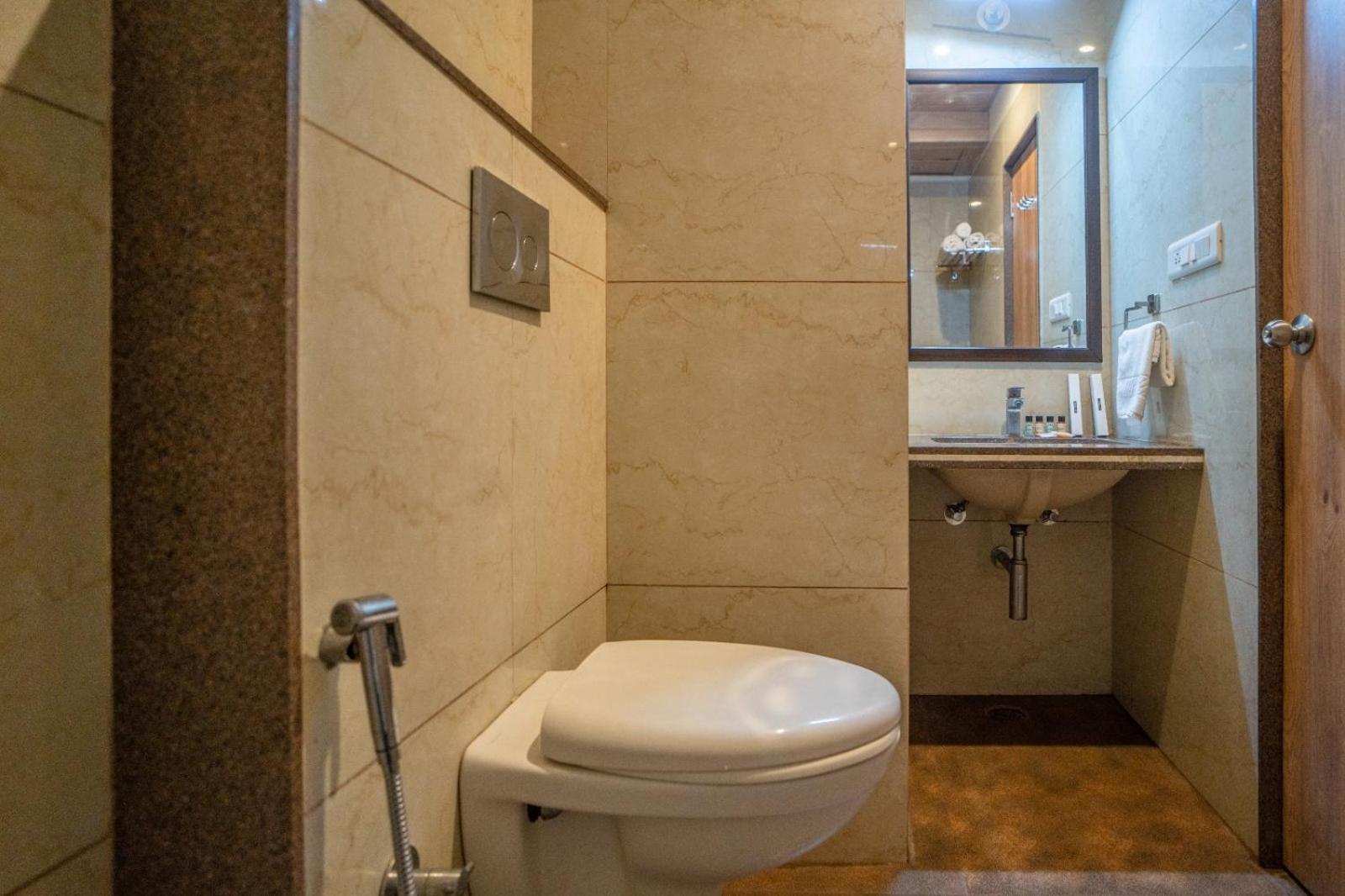 Amantran - Of Lakes Hotel 3*