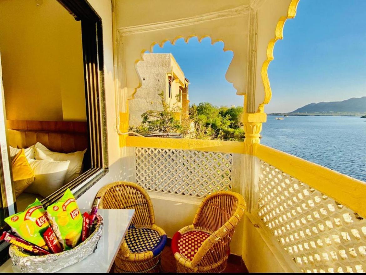 Vallabhgarh A Facing Balcony Hotel 3*