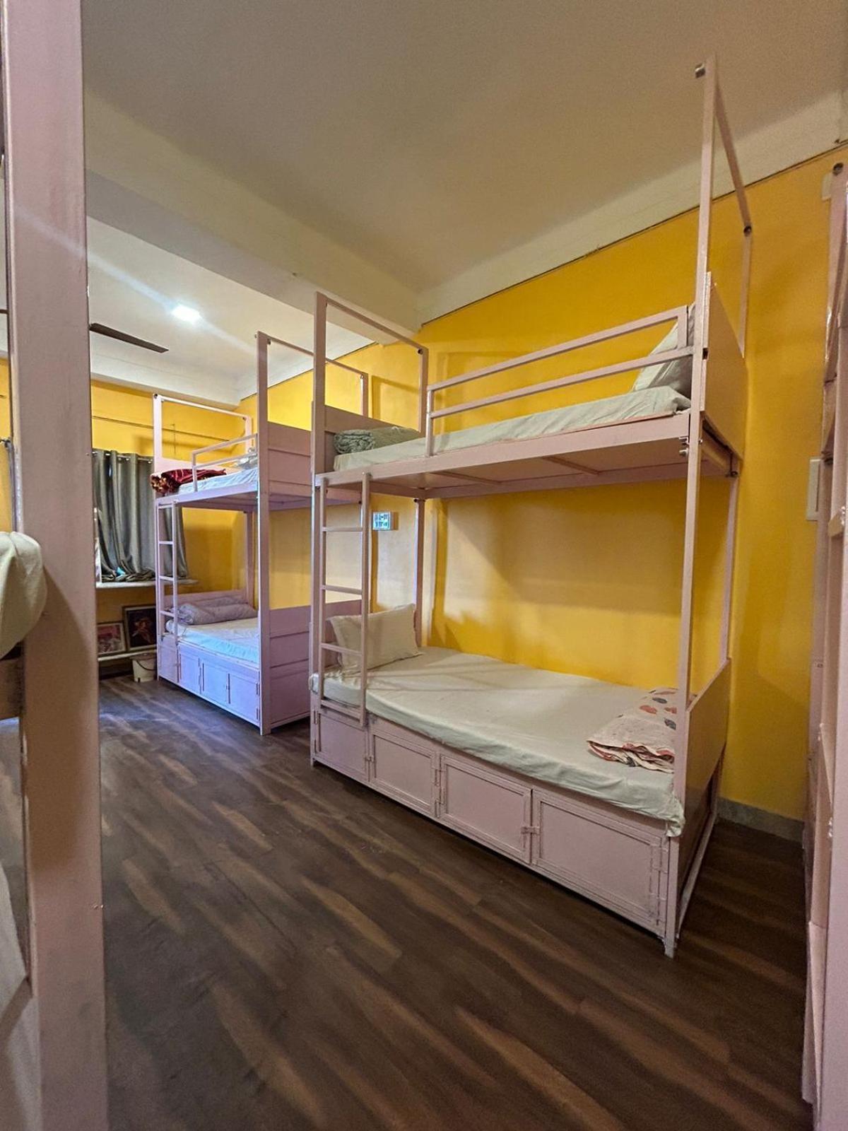 Padharo Hostel