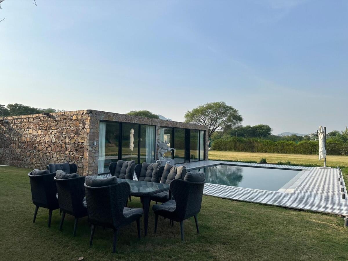 Villa Kesar On The *