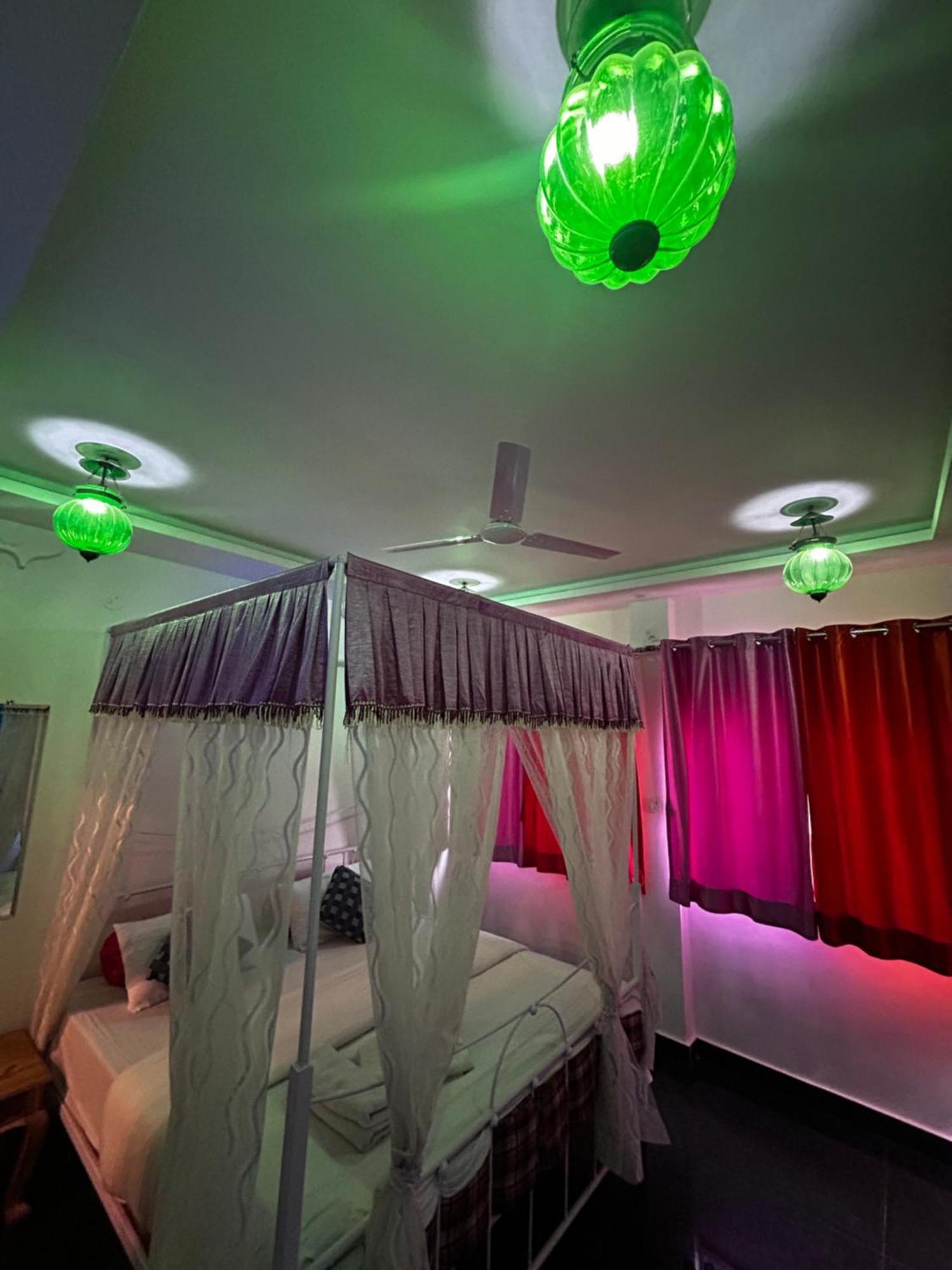 The White House On Pichola Twh Hotel Udaipur