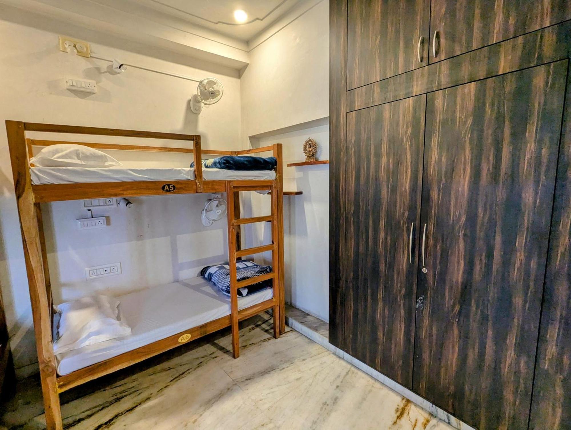 Punia's Staycation Hostel *