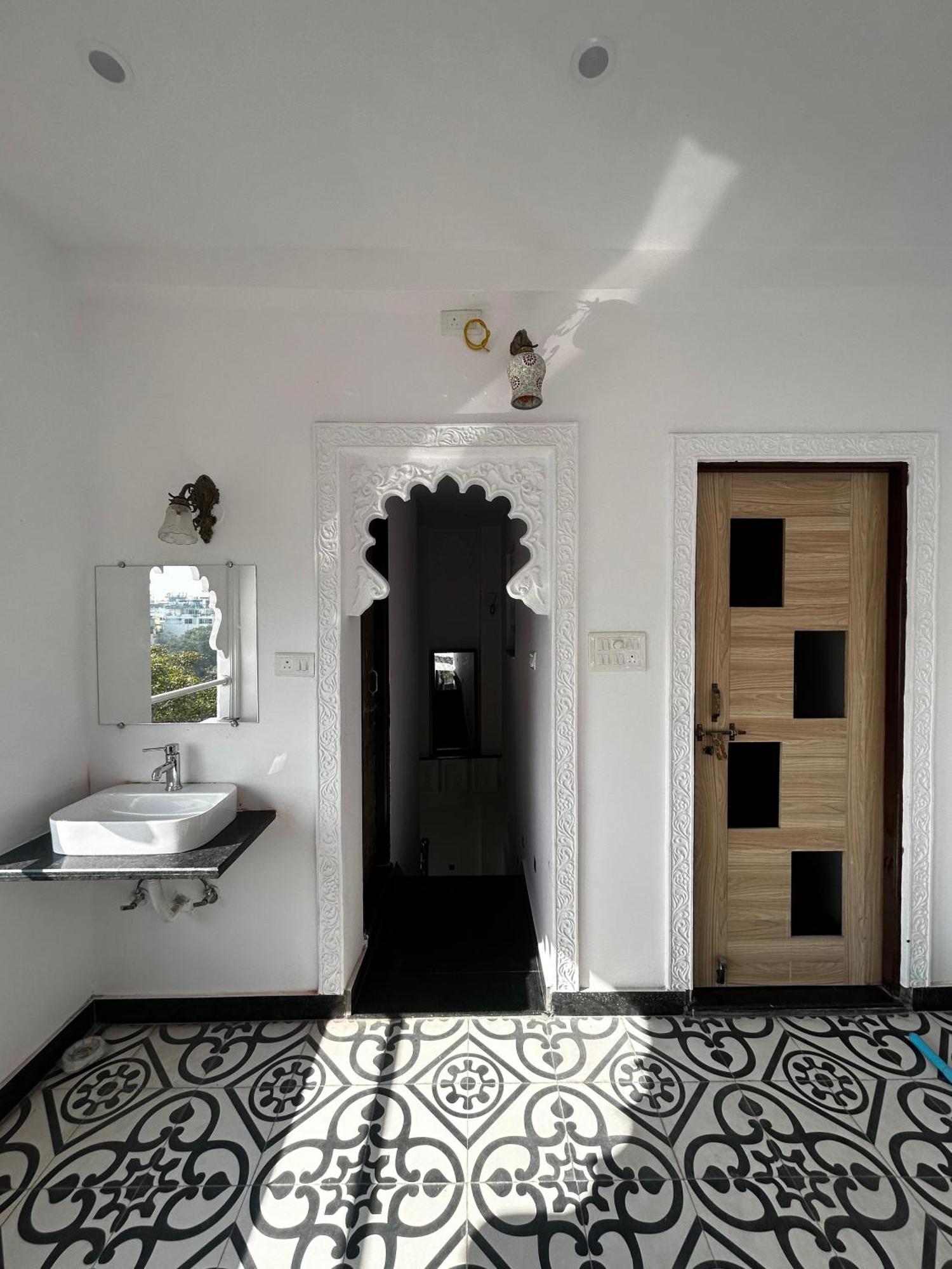 The White House On Pichola Twh Hotel