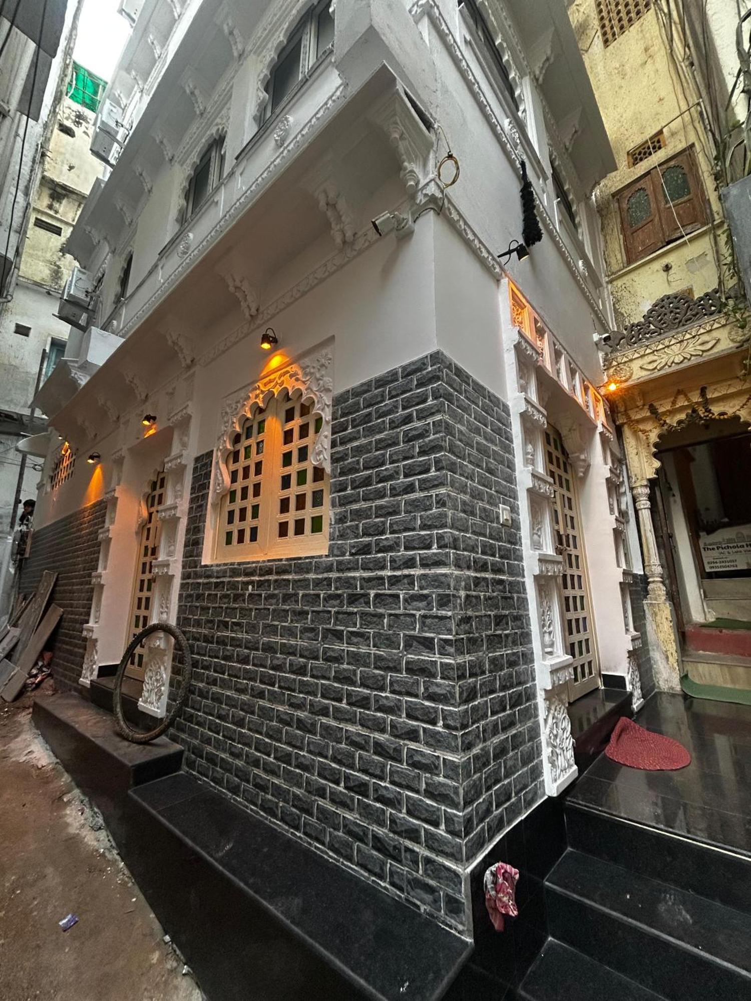 The White House On Pichola Twh Hotel Udaipur