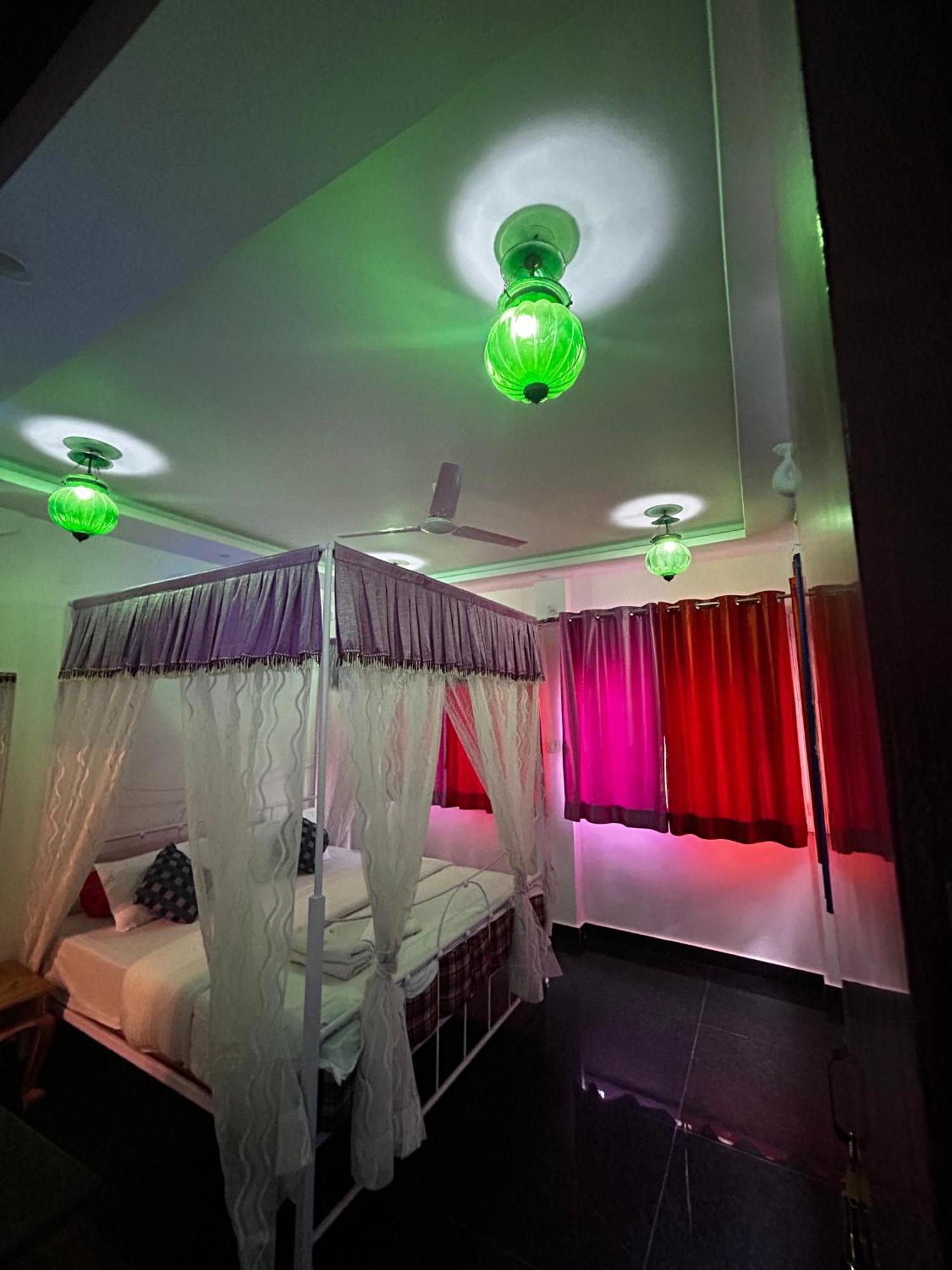 The White House On Pichola Twh Hotel Udaipur