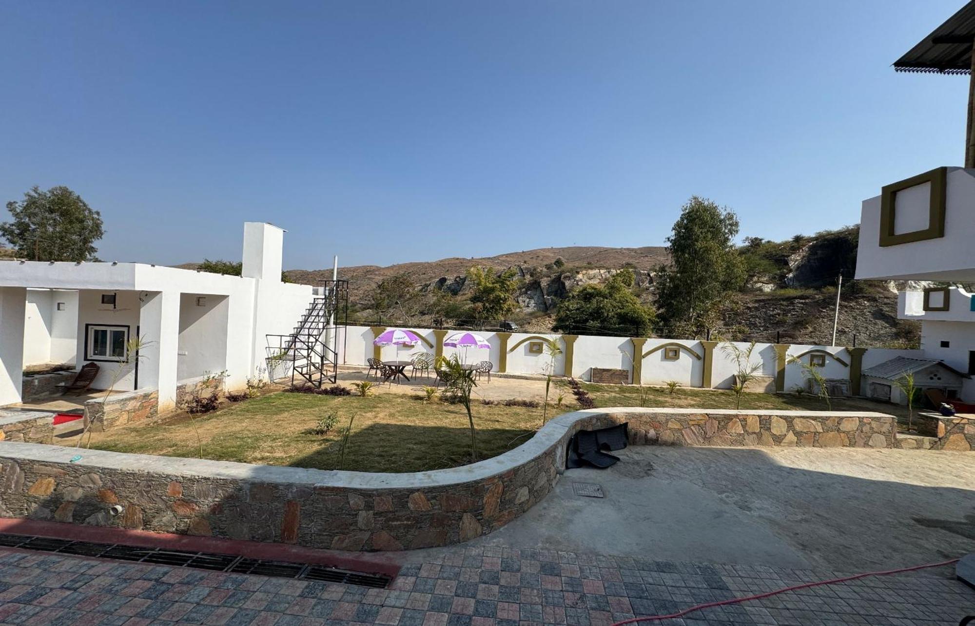 Mahua Monks Hotel
