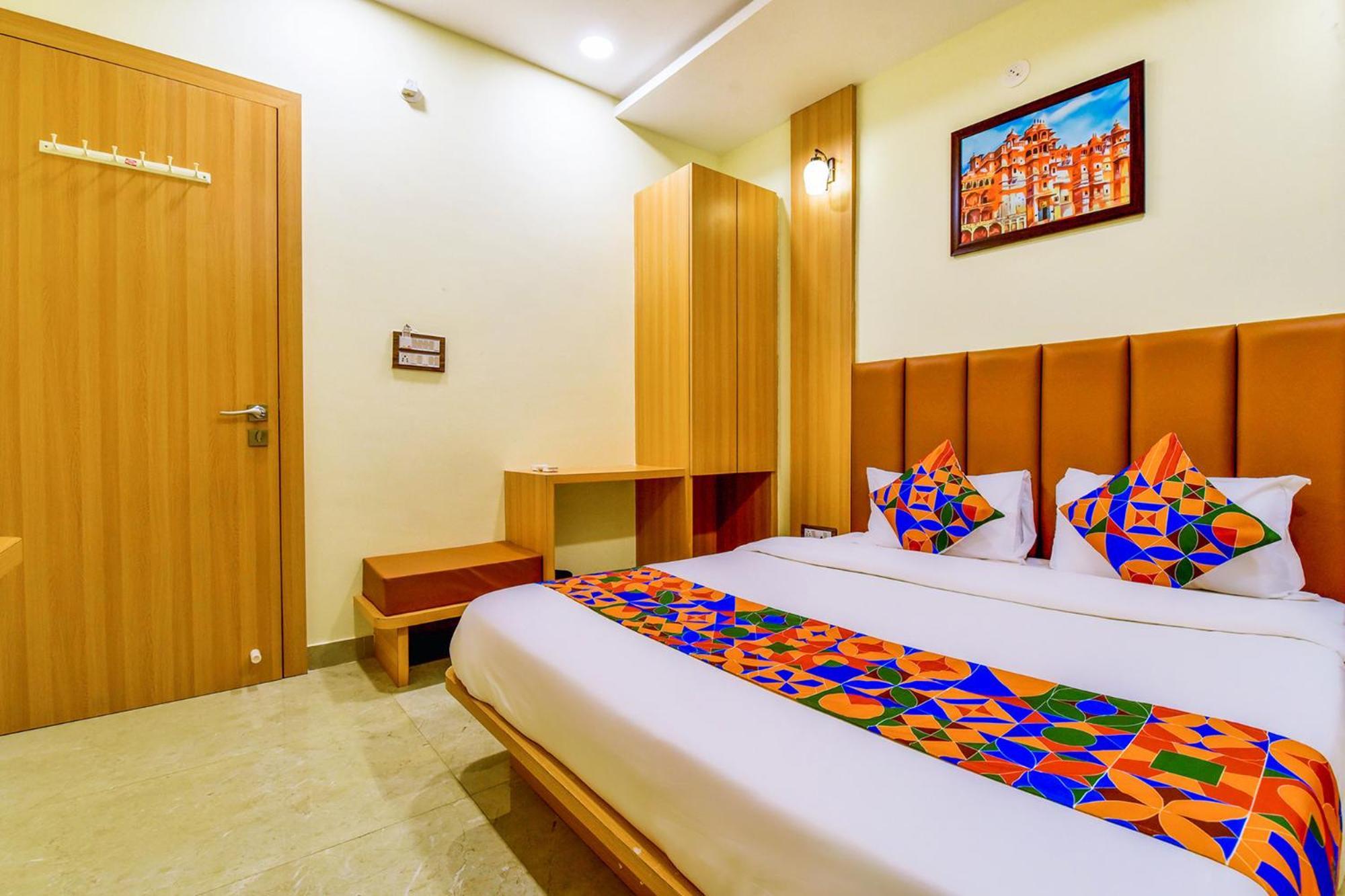 Fabexpress Mewar Shine Hotel 3*