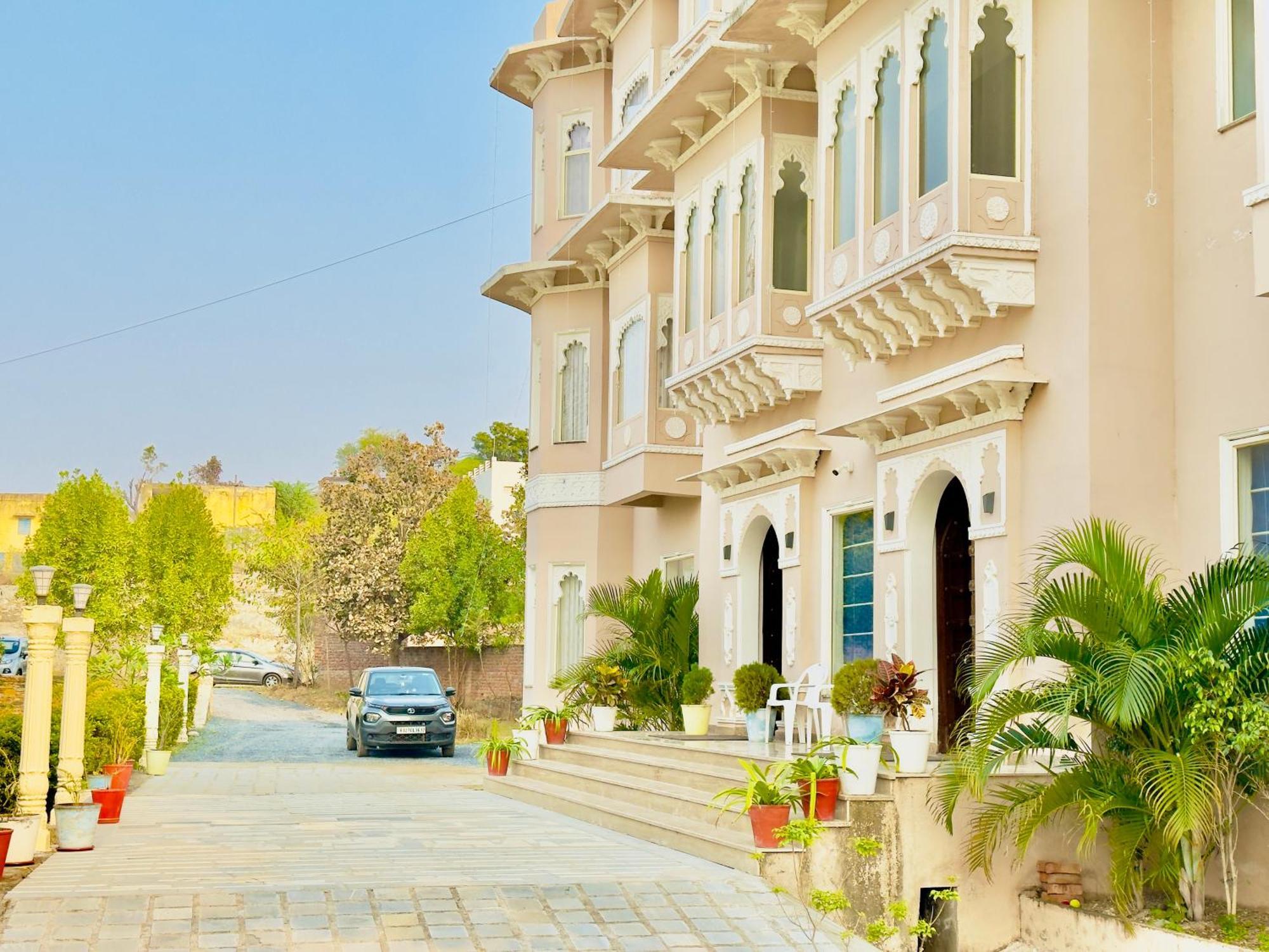 Jag Aravali Udaipur- Experience Nature Away From Hustle Hotel 4*