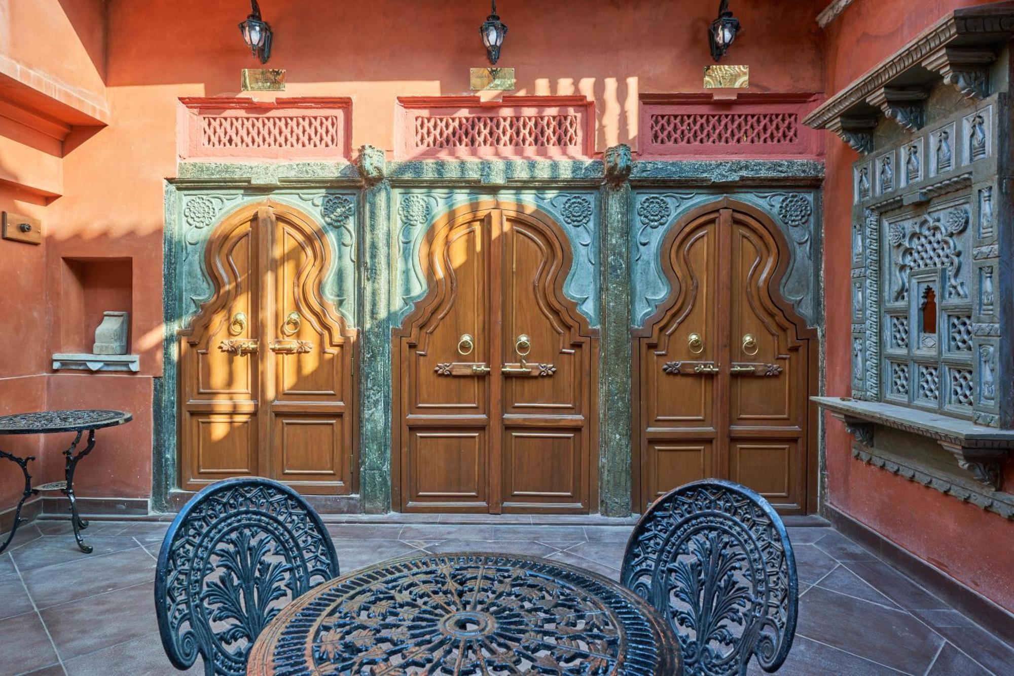 Hotel Kaladwas Lal Haveli *