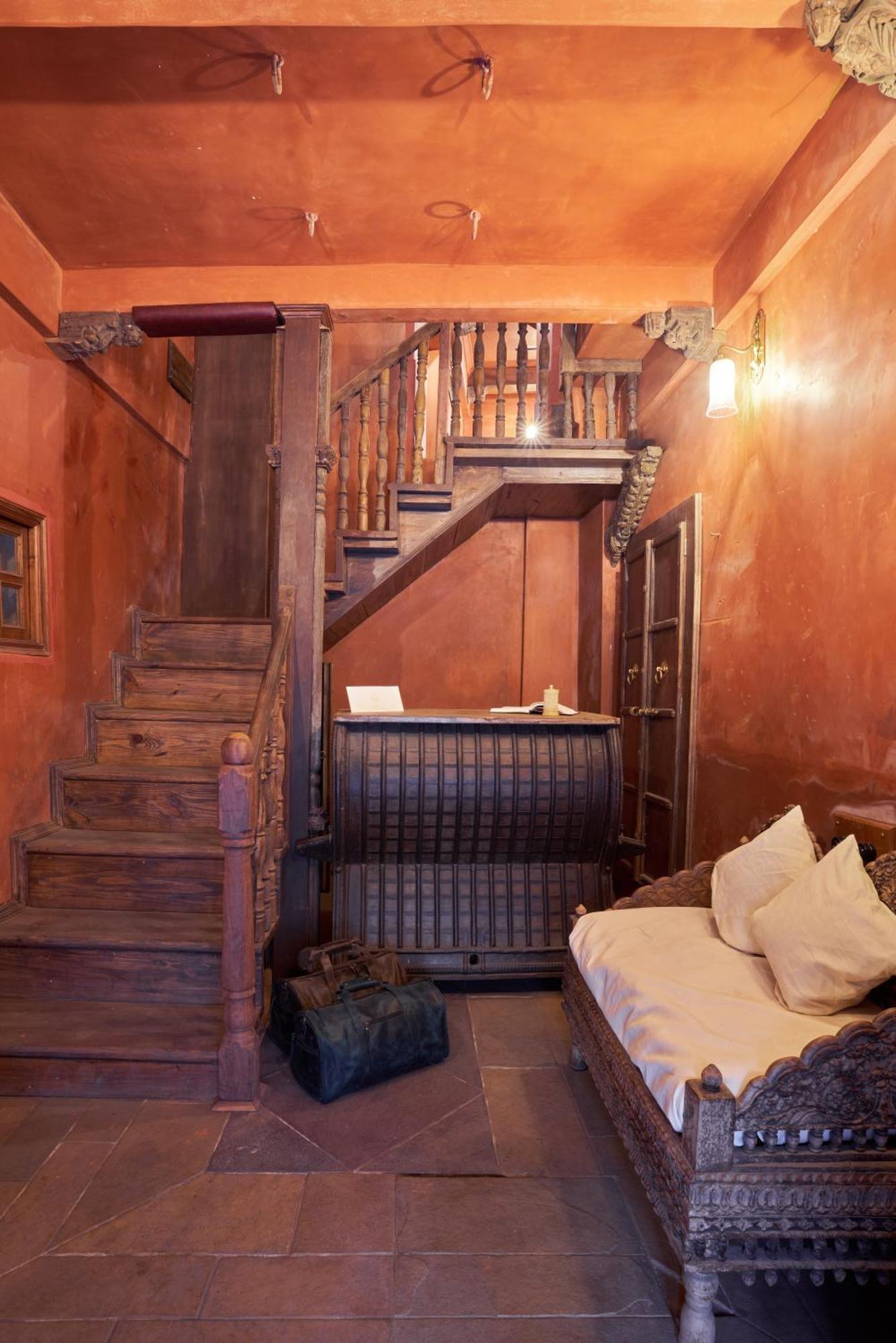 Hotel Kaladwas Lal Haveli Udaipur