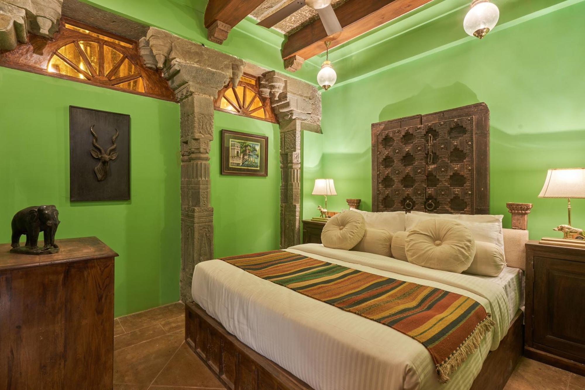 Kaladwas Lal Haveli Hotel