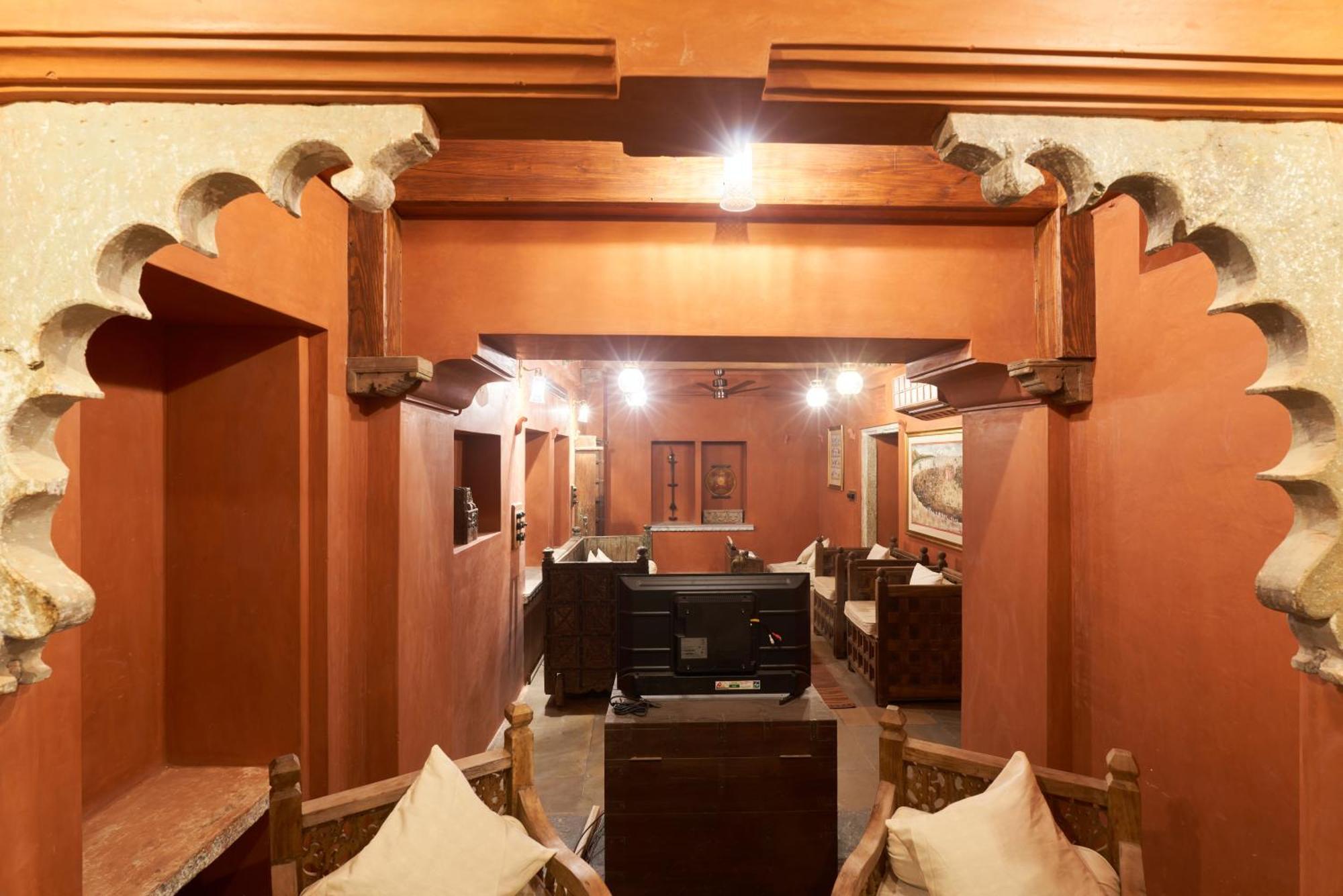 Hotel Kaladwas Lal Haveli