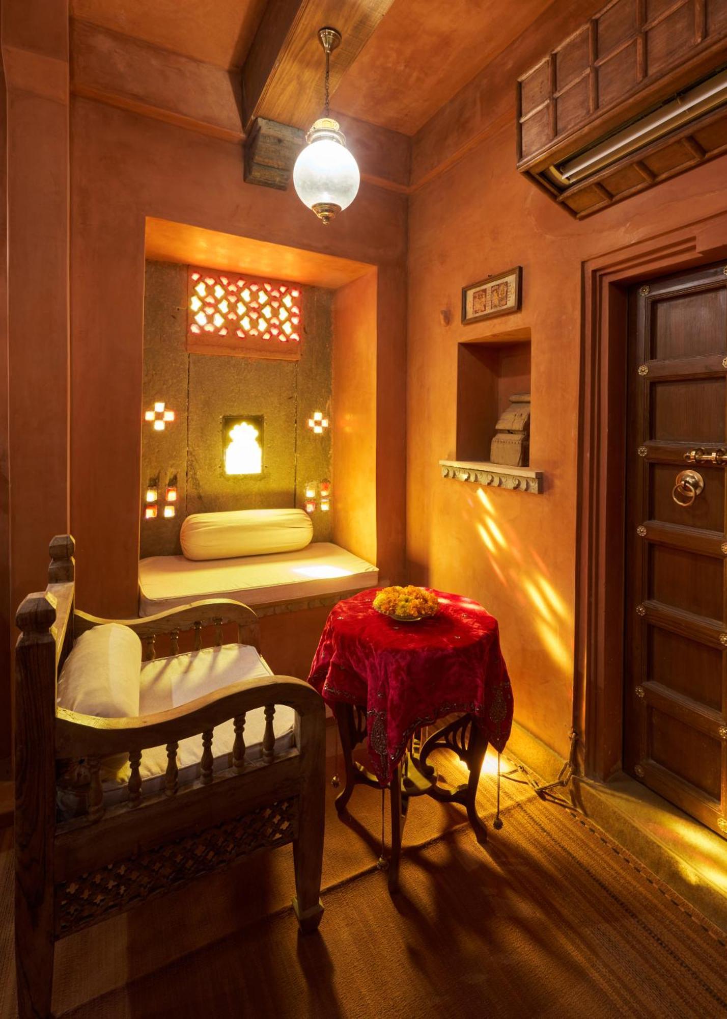 Hotel Kaladwas Lal Haveli Udaipur