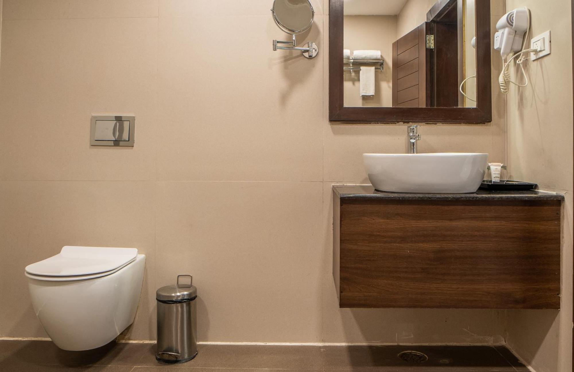 Hotel The Courtyard - Beyond Bar & Club 4*