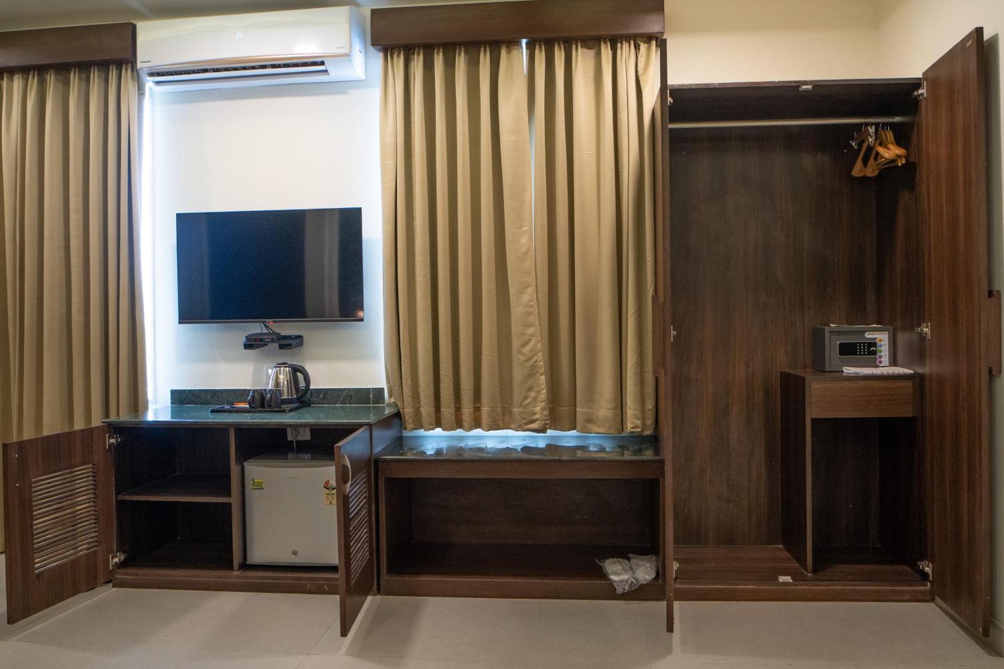 The Courtyard - Beyond Bar & Club Hotel Udaipur