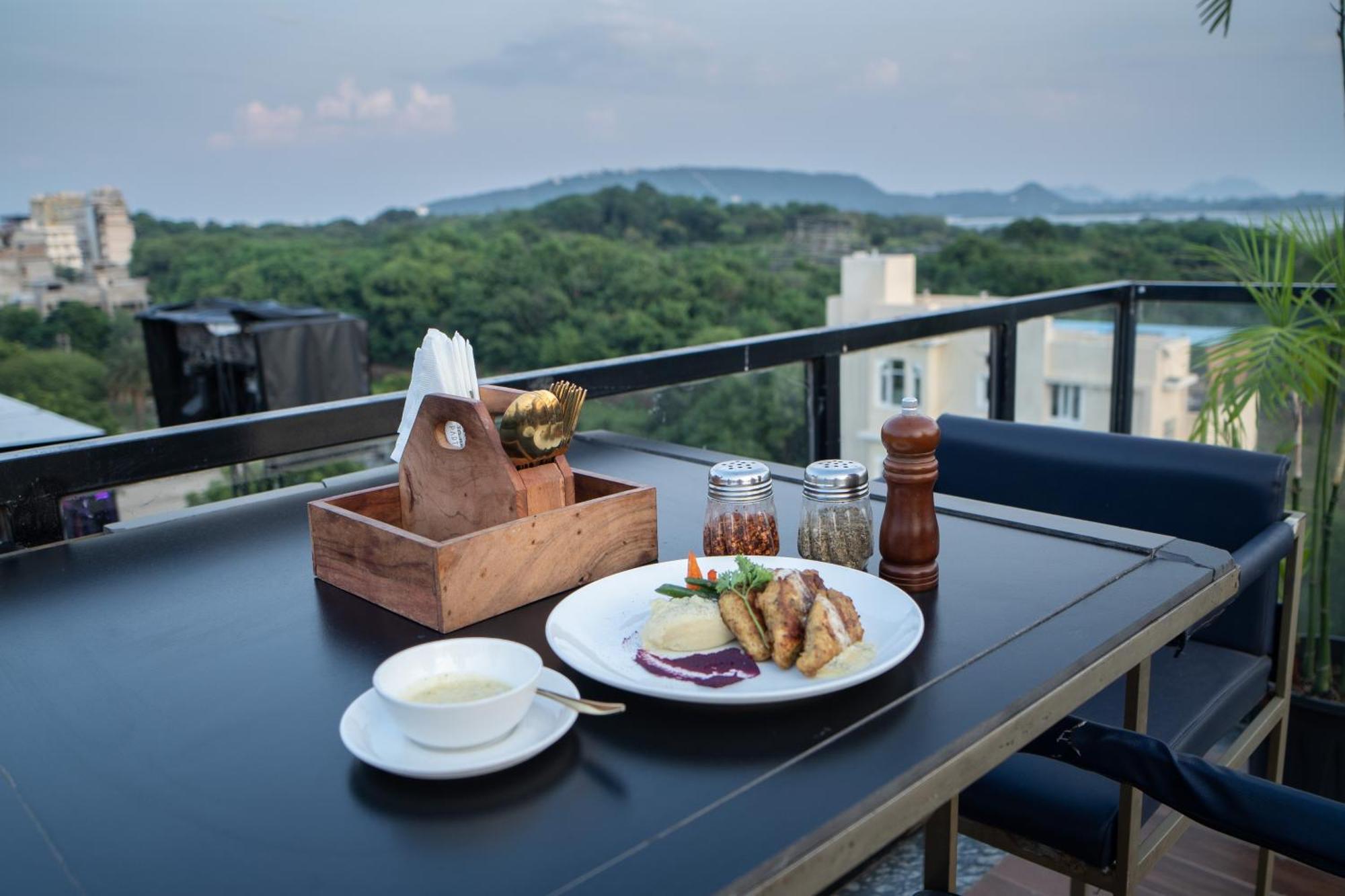 The Courtyard - Beyond Bar & Club Hotel 4*